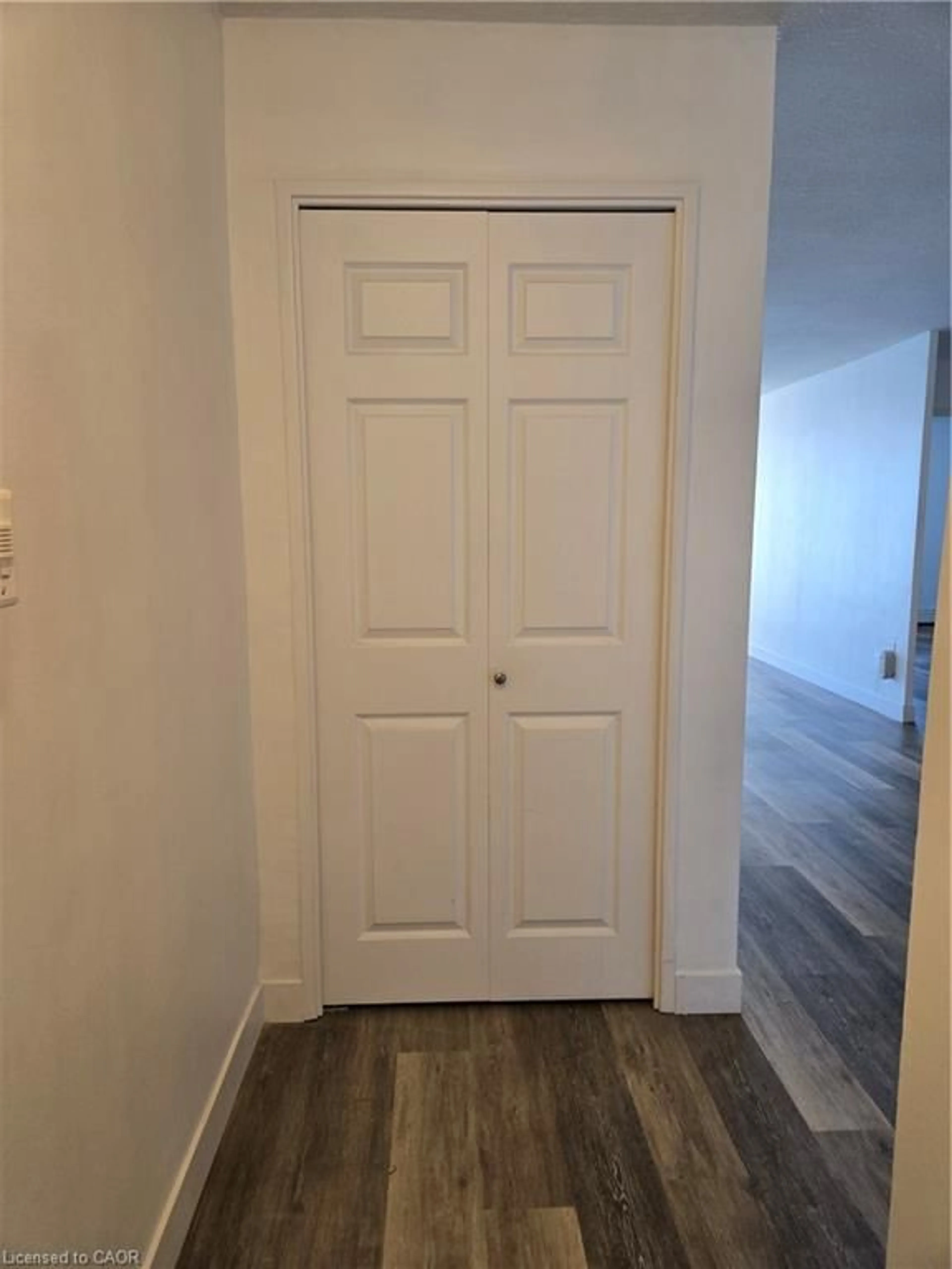 Indoor entryway for 563 Mornington Ave #706, London Ontario N5Y 4T8
