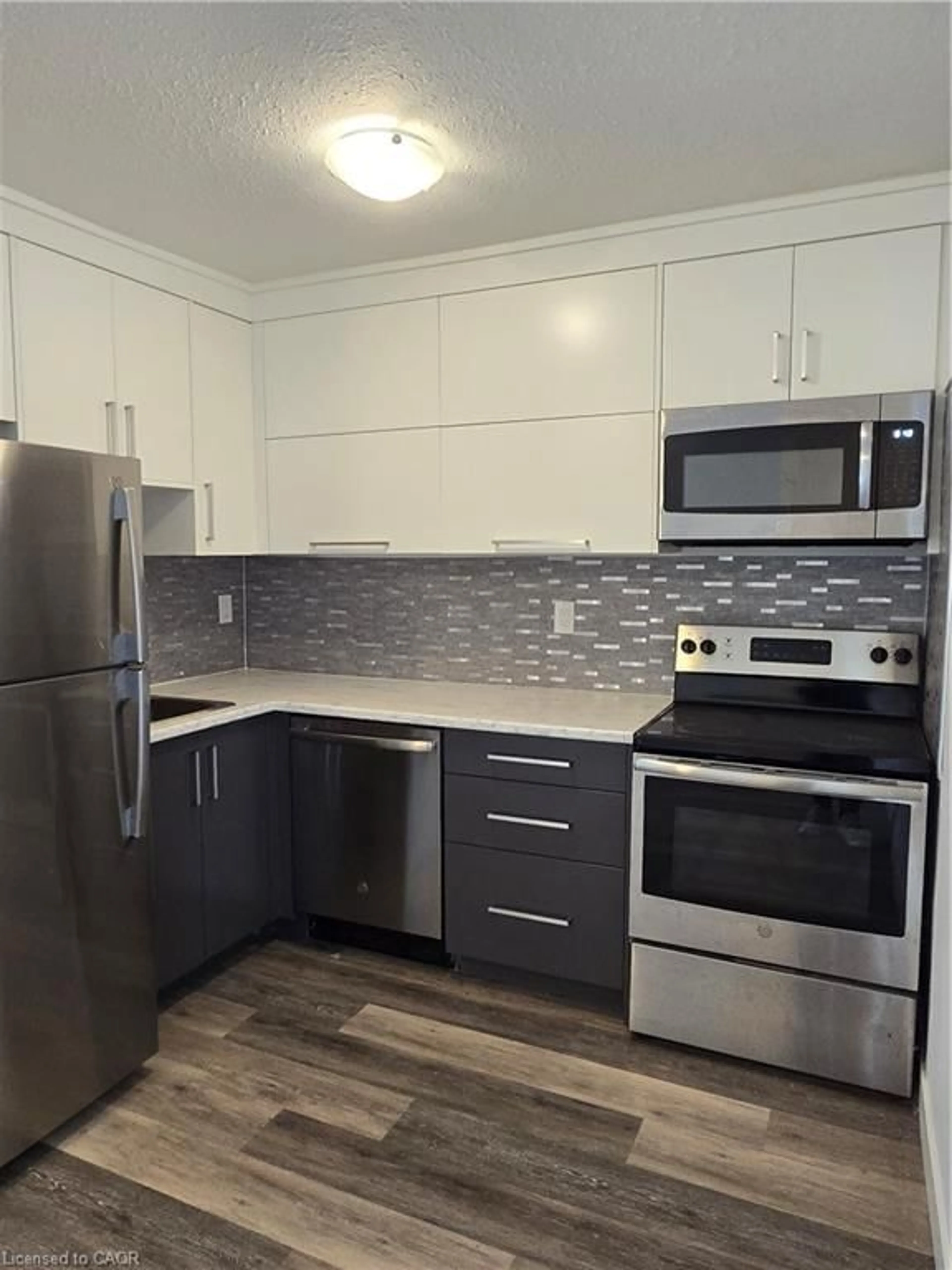 Standard kitchen, unknown for 563 Mornington Ave #706, London Ontario N5Y 4T8