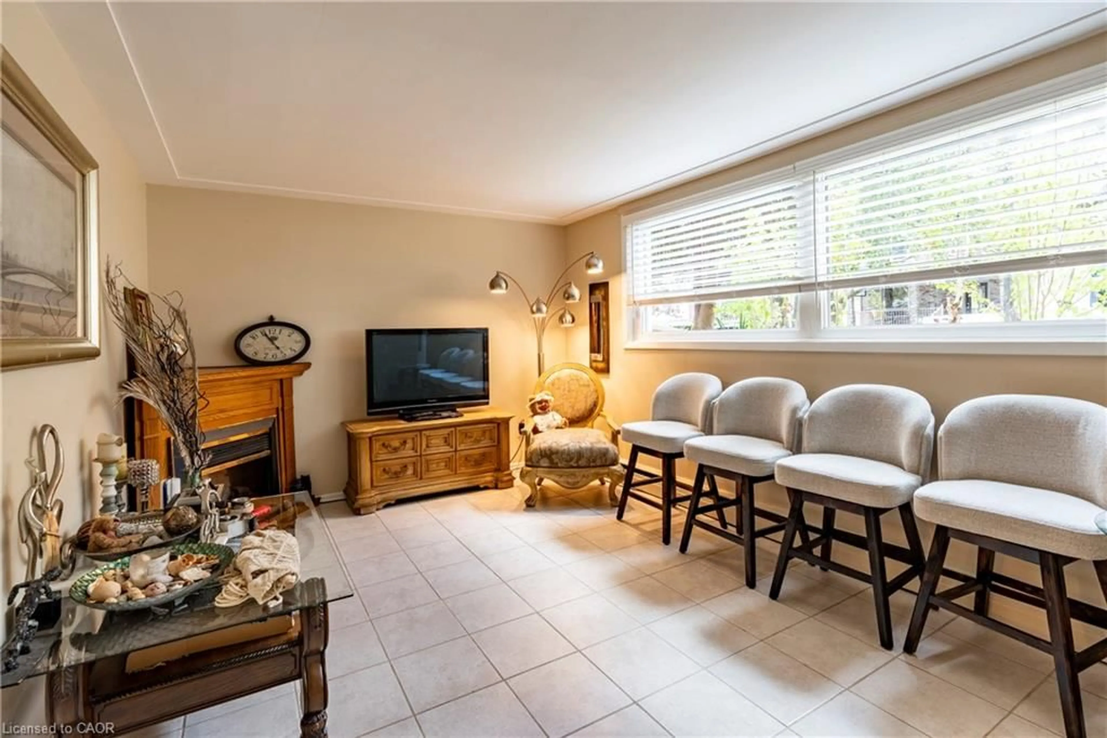 Living room with furniture, unknown for 62 Moore Ave, Kitchener Ontario N2H 3S3