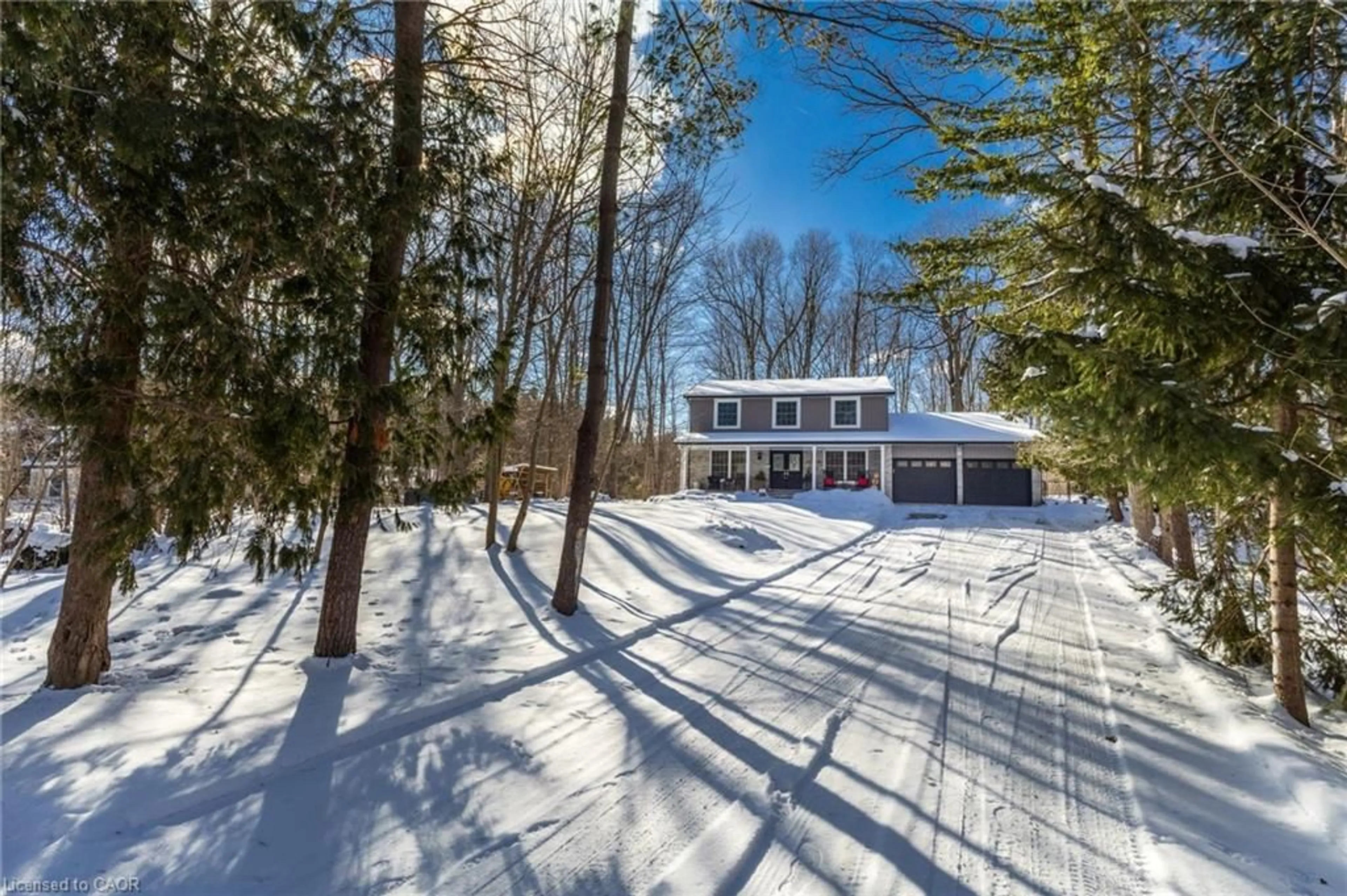 A pic from outside/outdoor area/front of a property/back of a property/a pic from drone, unknown for 6556 Mcniven Rd, Burlington Ontario L7P 0K5