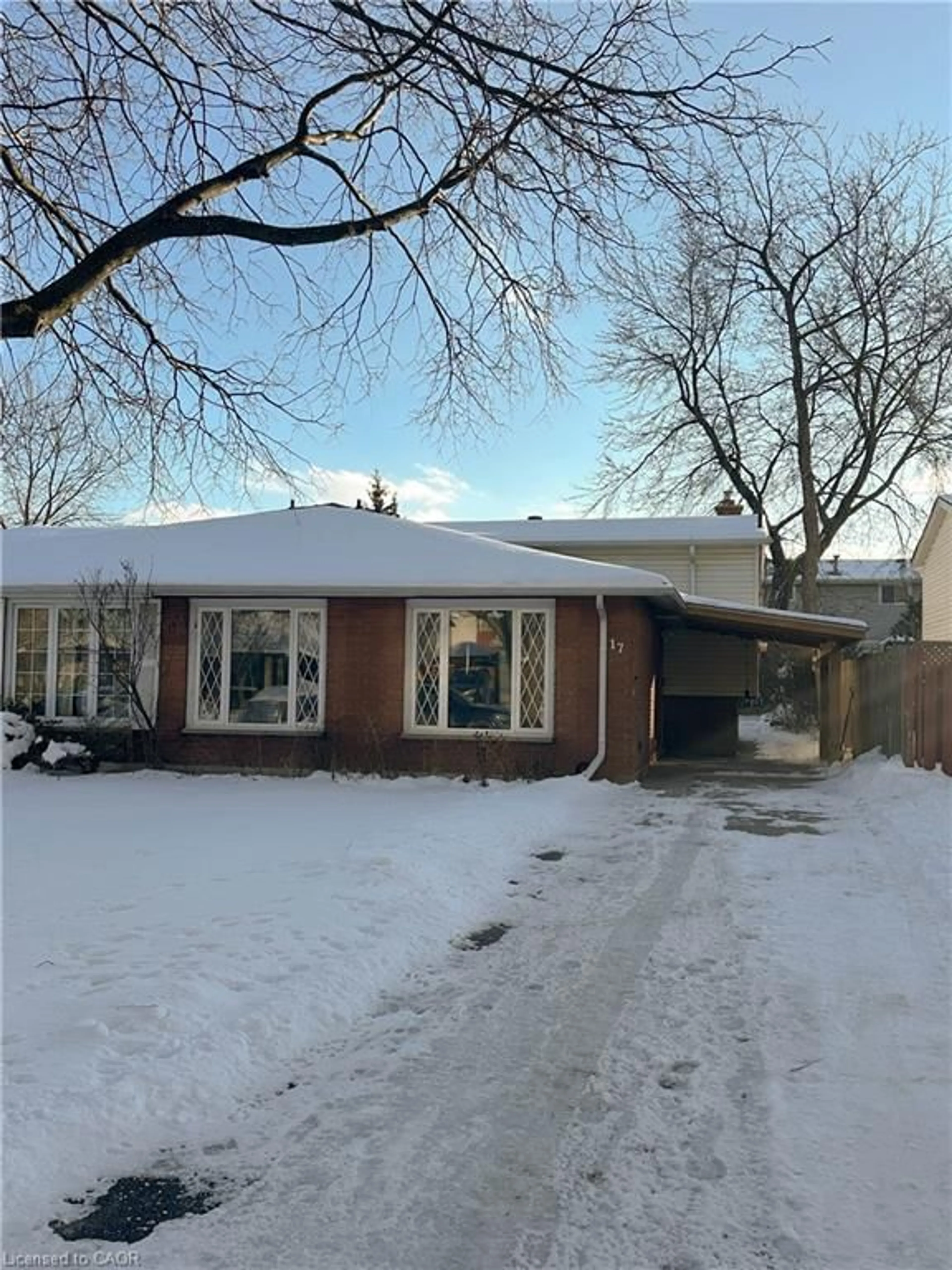 Home with brick exterior material, street for 17 Rosanne Cres, Hamilton Ontario L8T 2T8