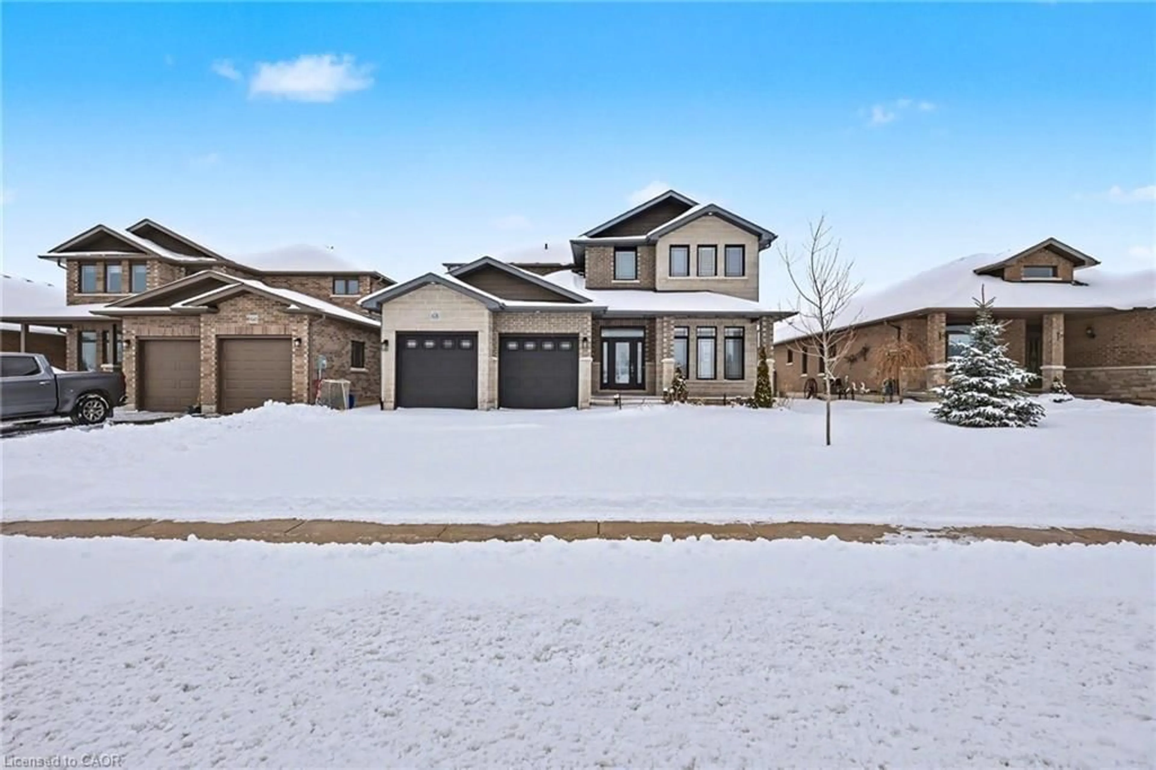 A pic from outside/outdoor area/front of a property/back of a property/a pic from drone, street for 158 Cherrywood Pky, Napanee Ontario K7R 0E2