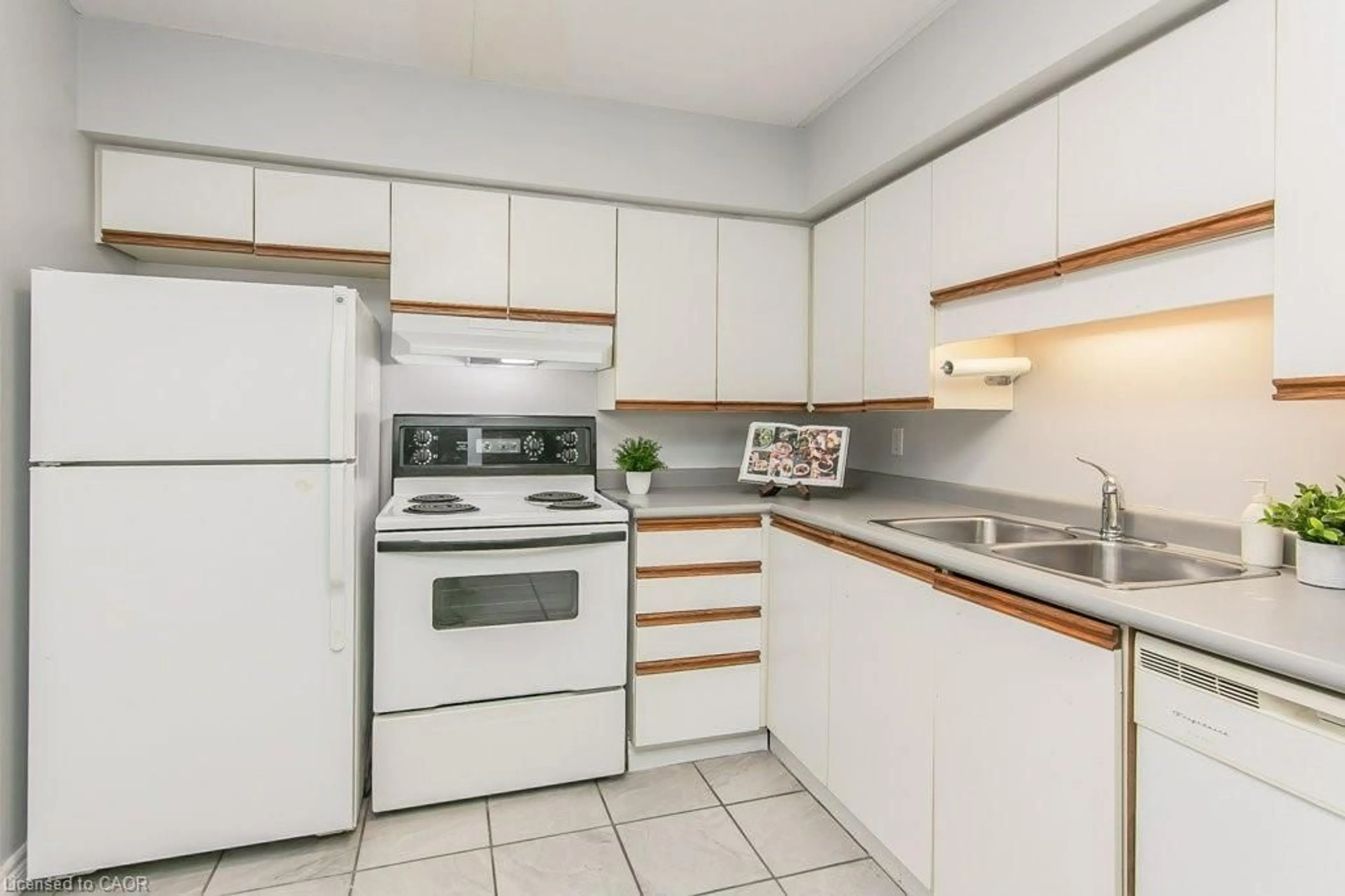 Standard kitchen, unknown for 50 Campbell Crt #103, Stratford Ontario N5A 7T6