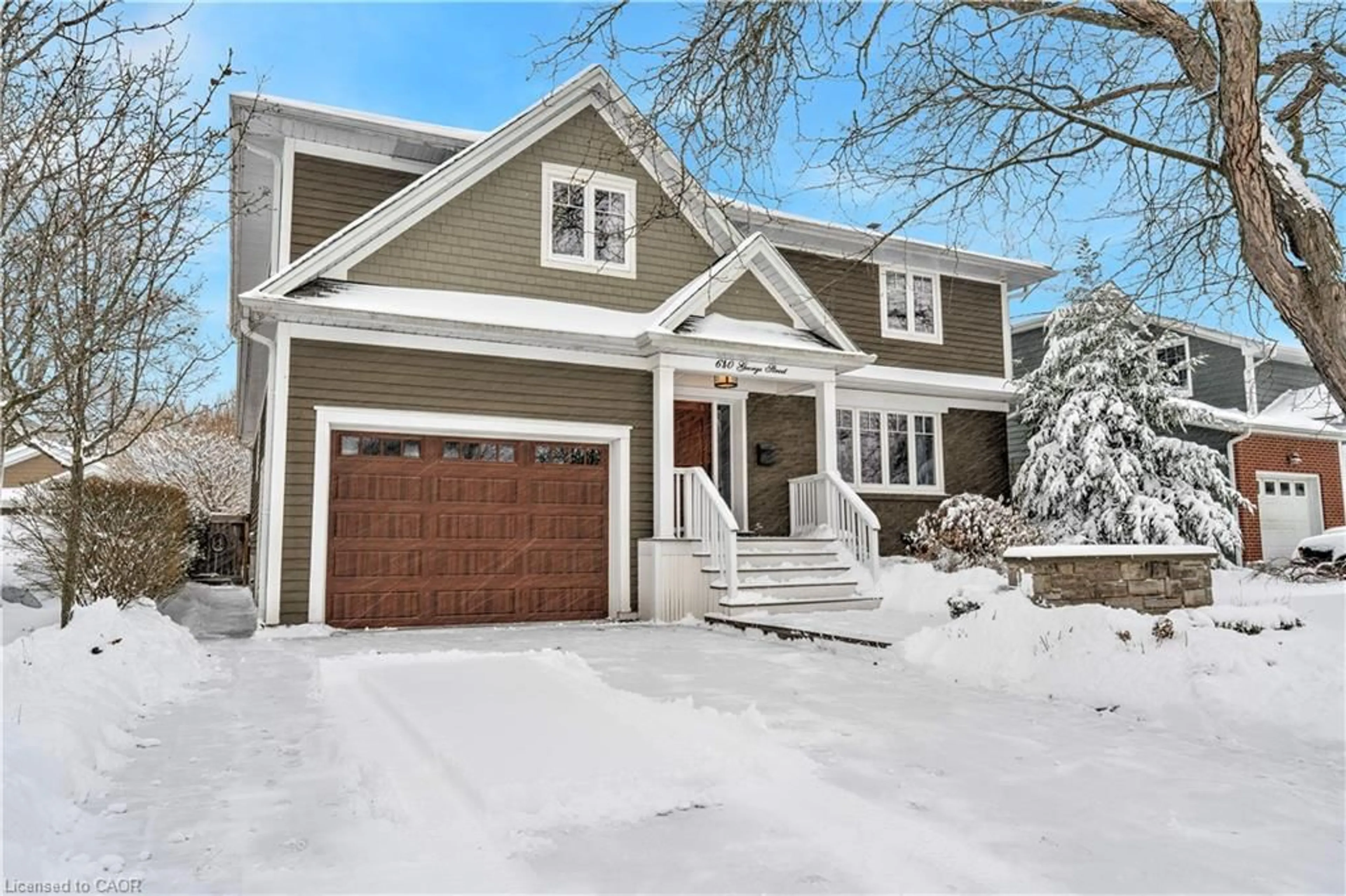 Home with vinyl exterior material, street for 640 George St, Burlington Ontario L7R 2V7