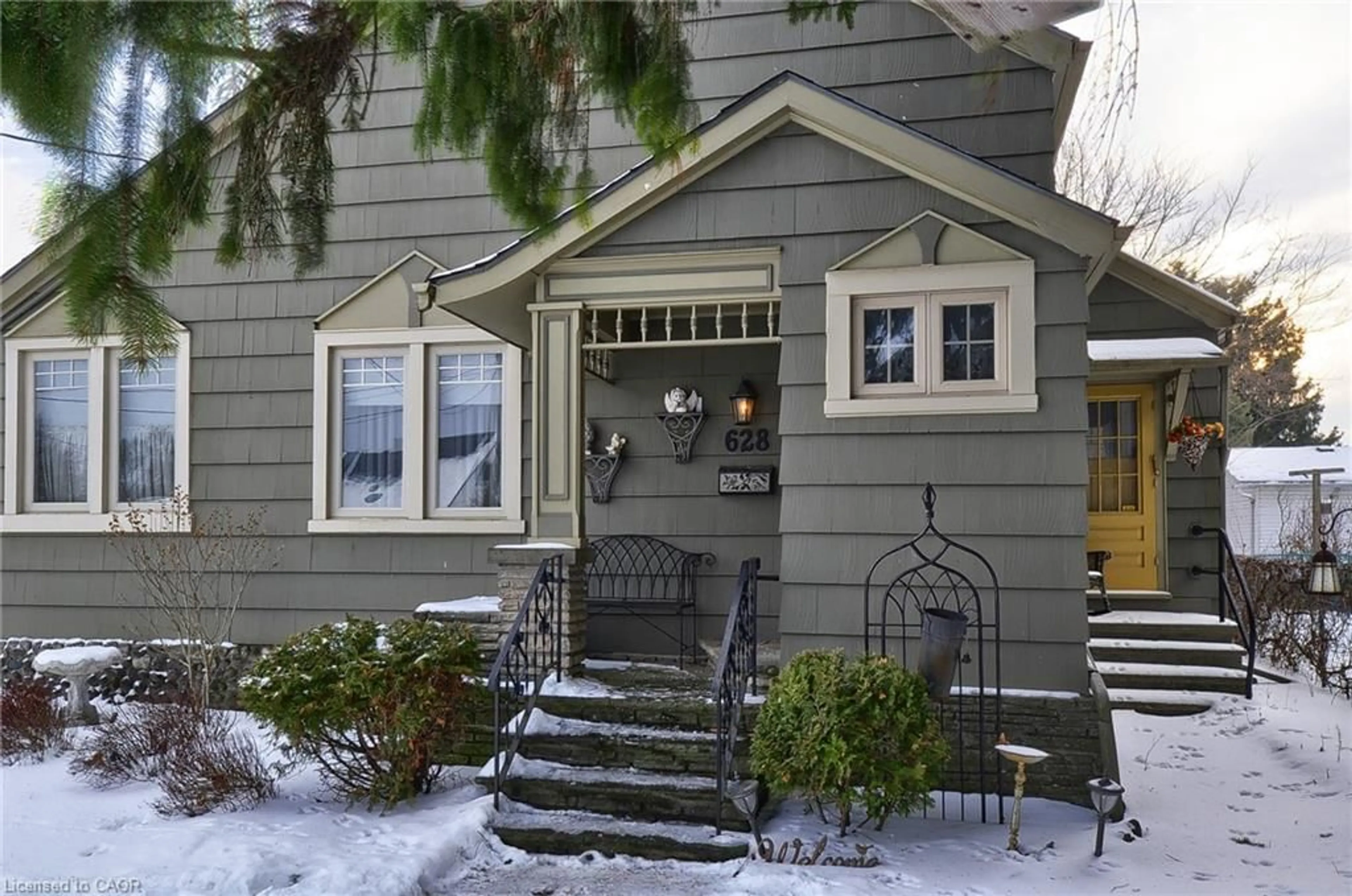 Unknown for 628 Garden St, Cambridge Ontario N3H 4E5