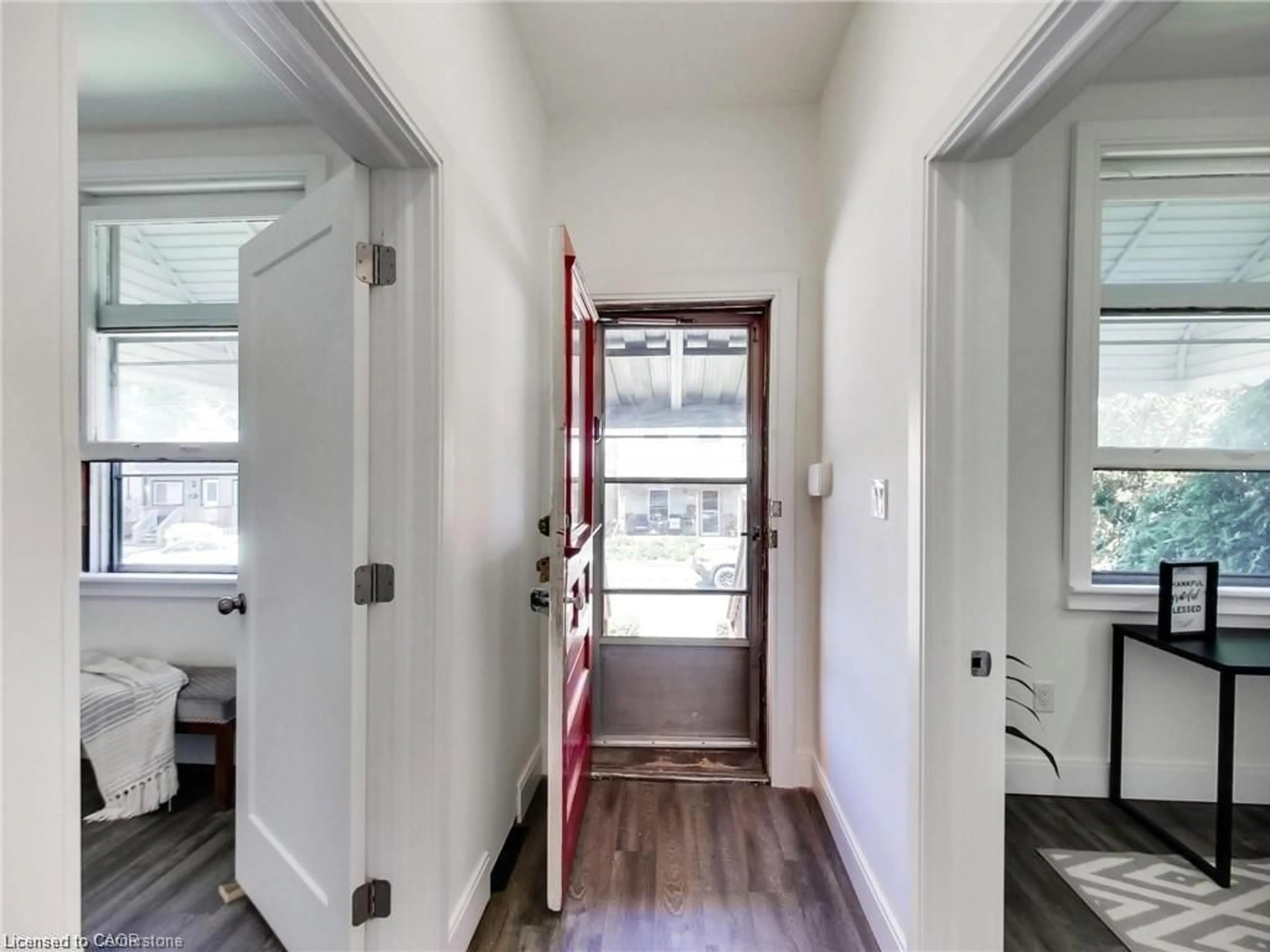 Indoor entryway for 54 Fairview Ave, Hamilton Ontario L8L 7B6