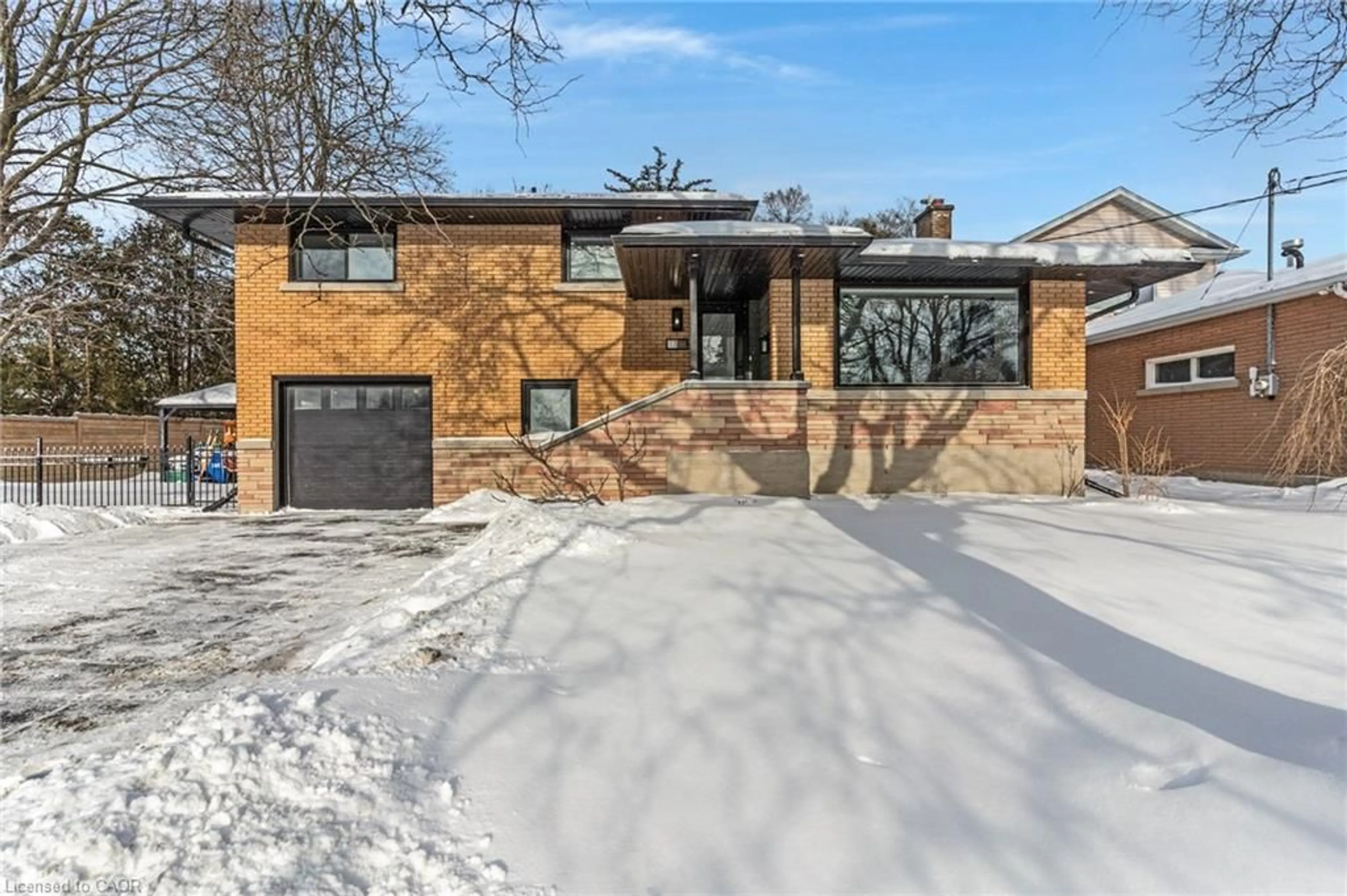 Home with brick exterior material, street for 1735 Queenston Rd, Cambridge Ontario N3H 3M3