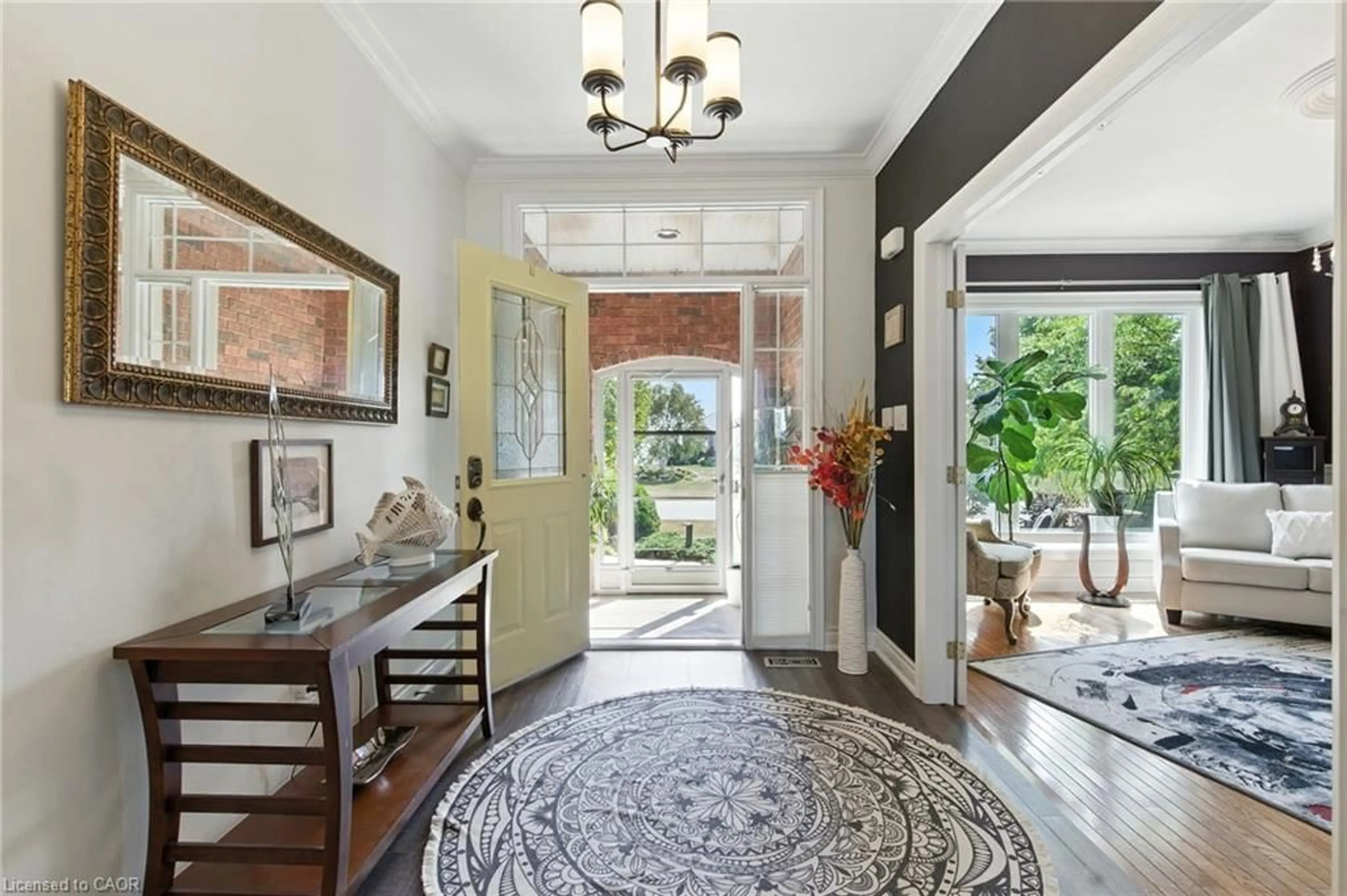 Indoor entryway for 10 Featherstone Ave, Selkirk Ontario N0A 1P0