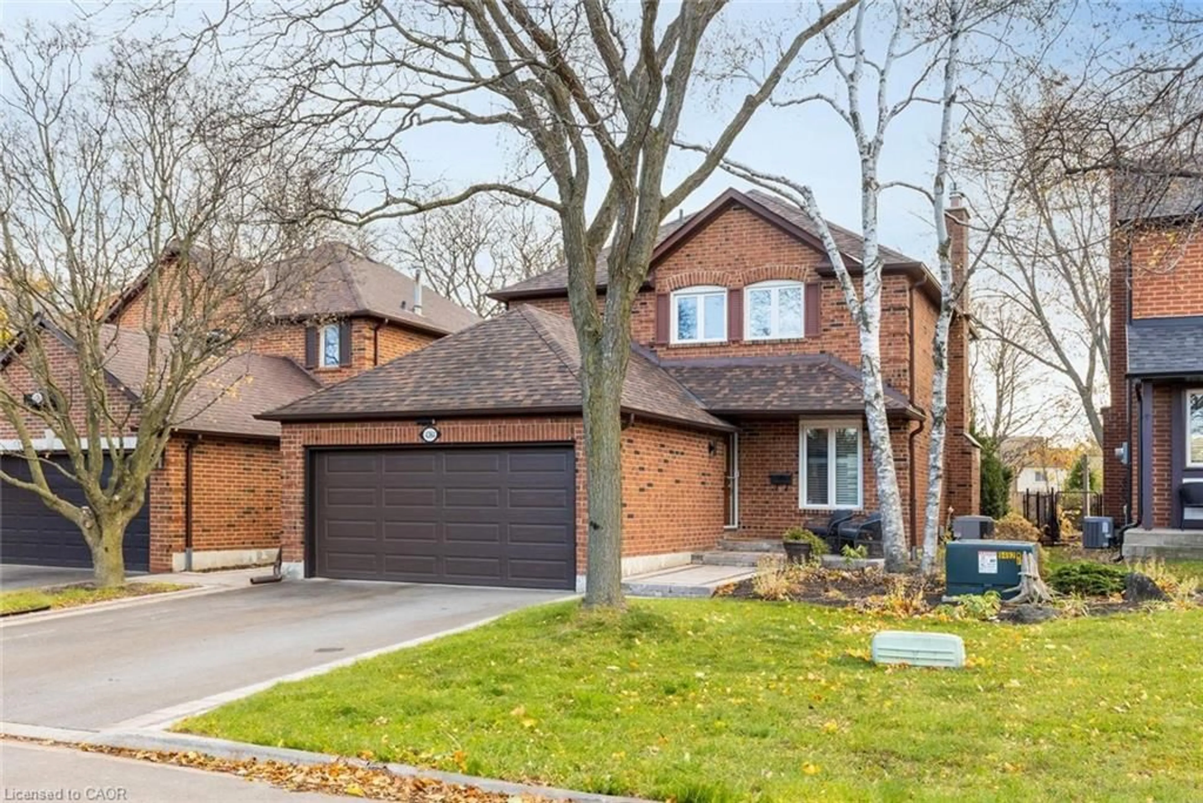 Home with brick exterior material, street for 4384 Treetop Crt, Mississauga Ontario L5L 3M7