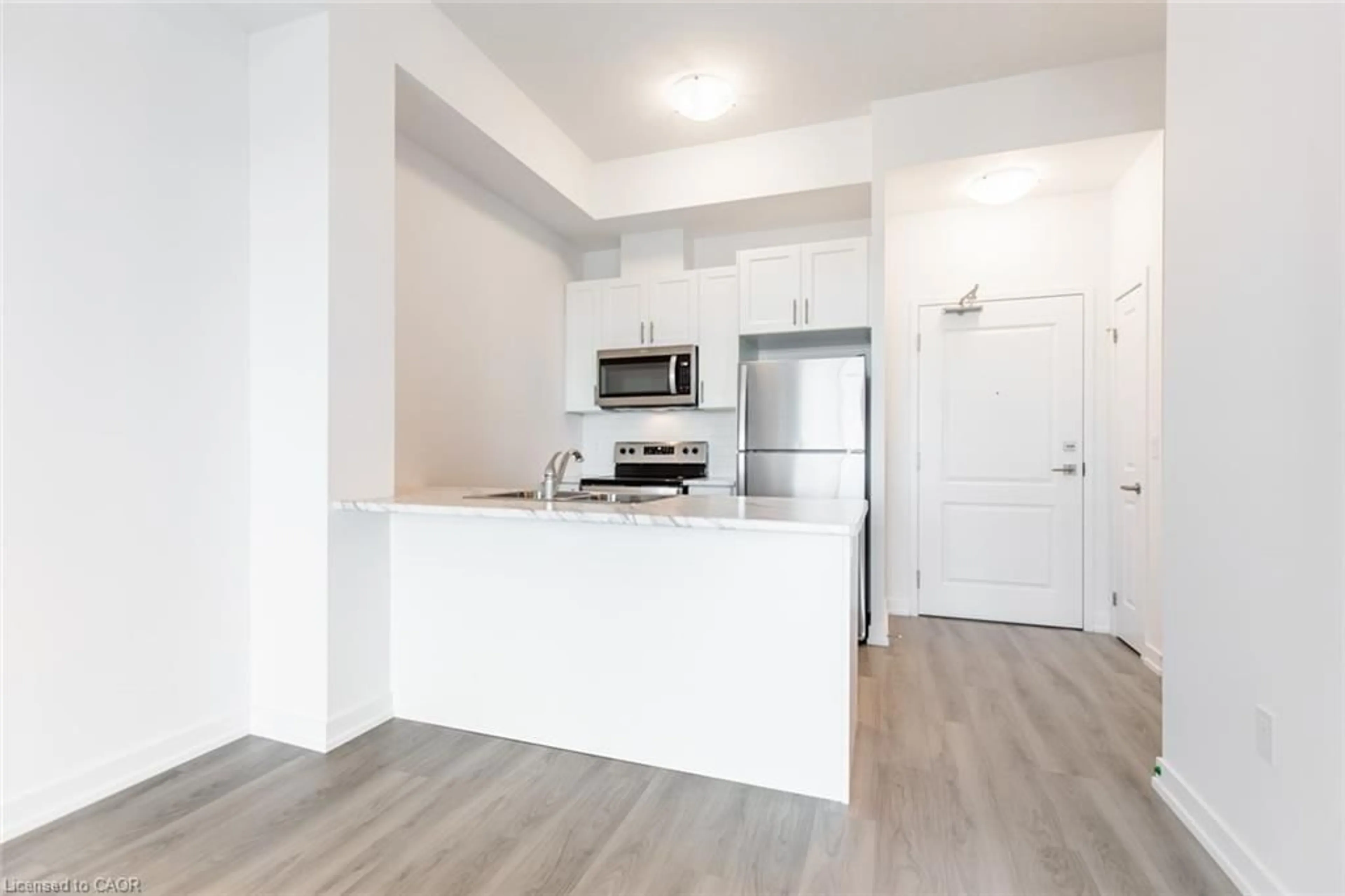 Standard kitchen, unknown for 5055 Greenlane Rd #611, Beamsville Ontario L0R 1B3
