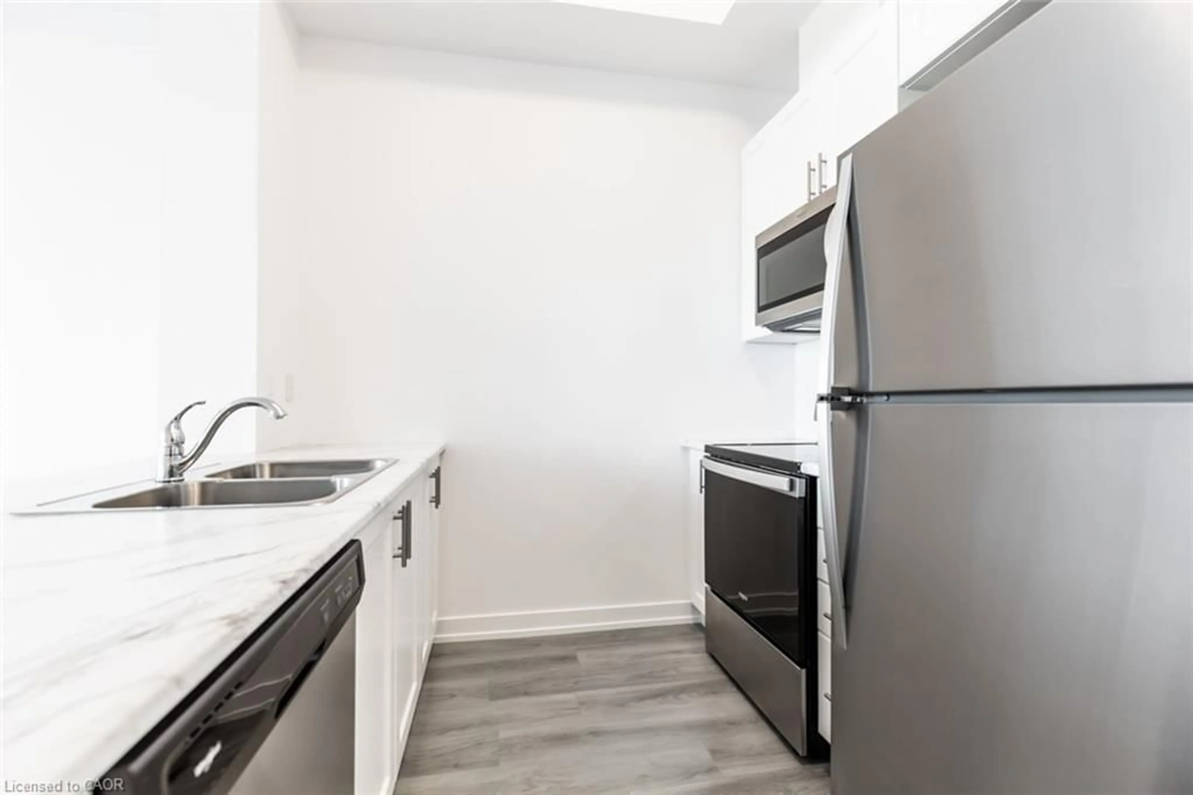 Standard kitchen, unknown for 5055 Greenlane Rd #611, Beamsville Ontario L0R 1B3