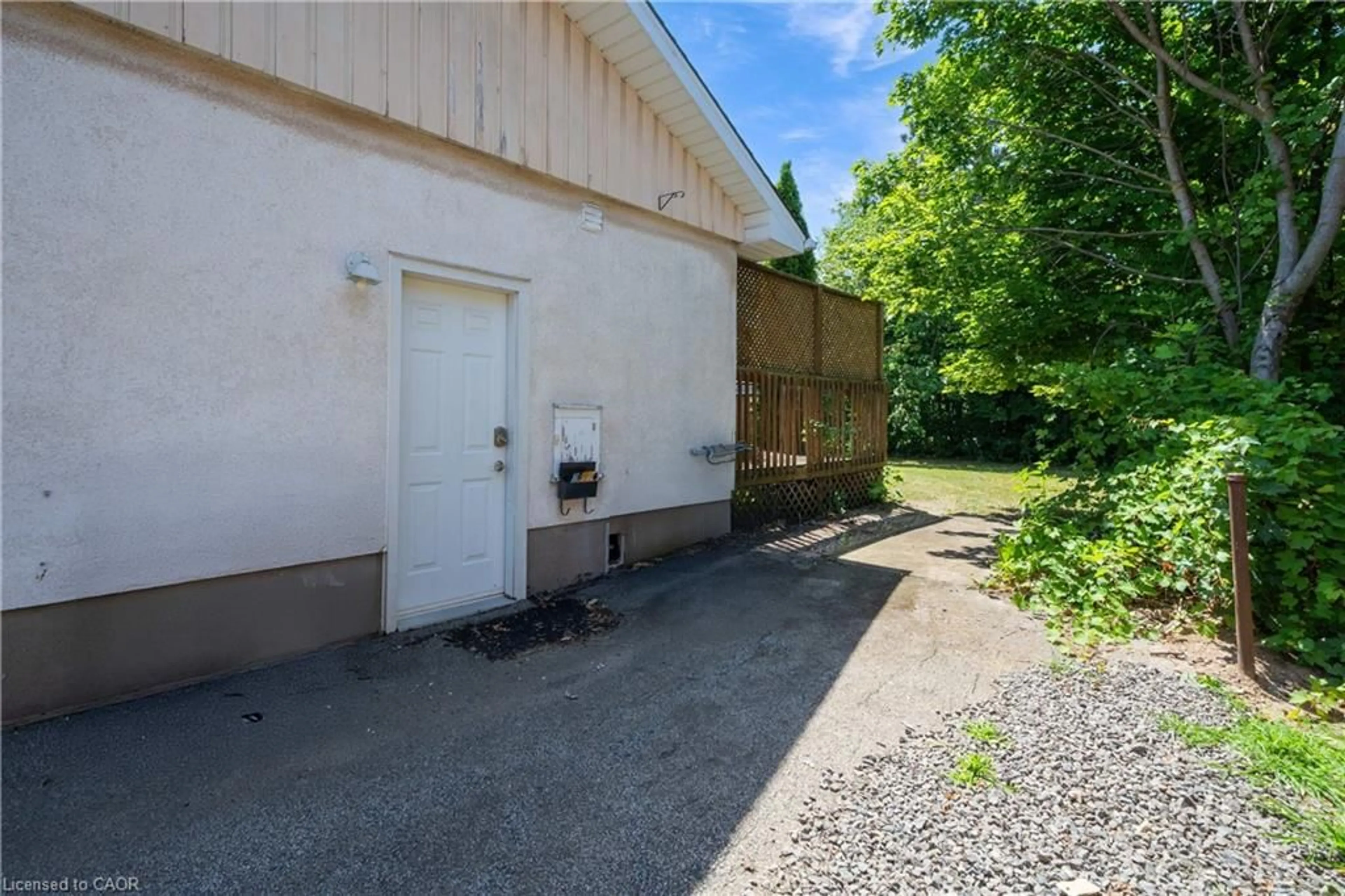 Unknown for 84 Jacobson Ave, St. Catharines Ontario L2T 3A3