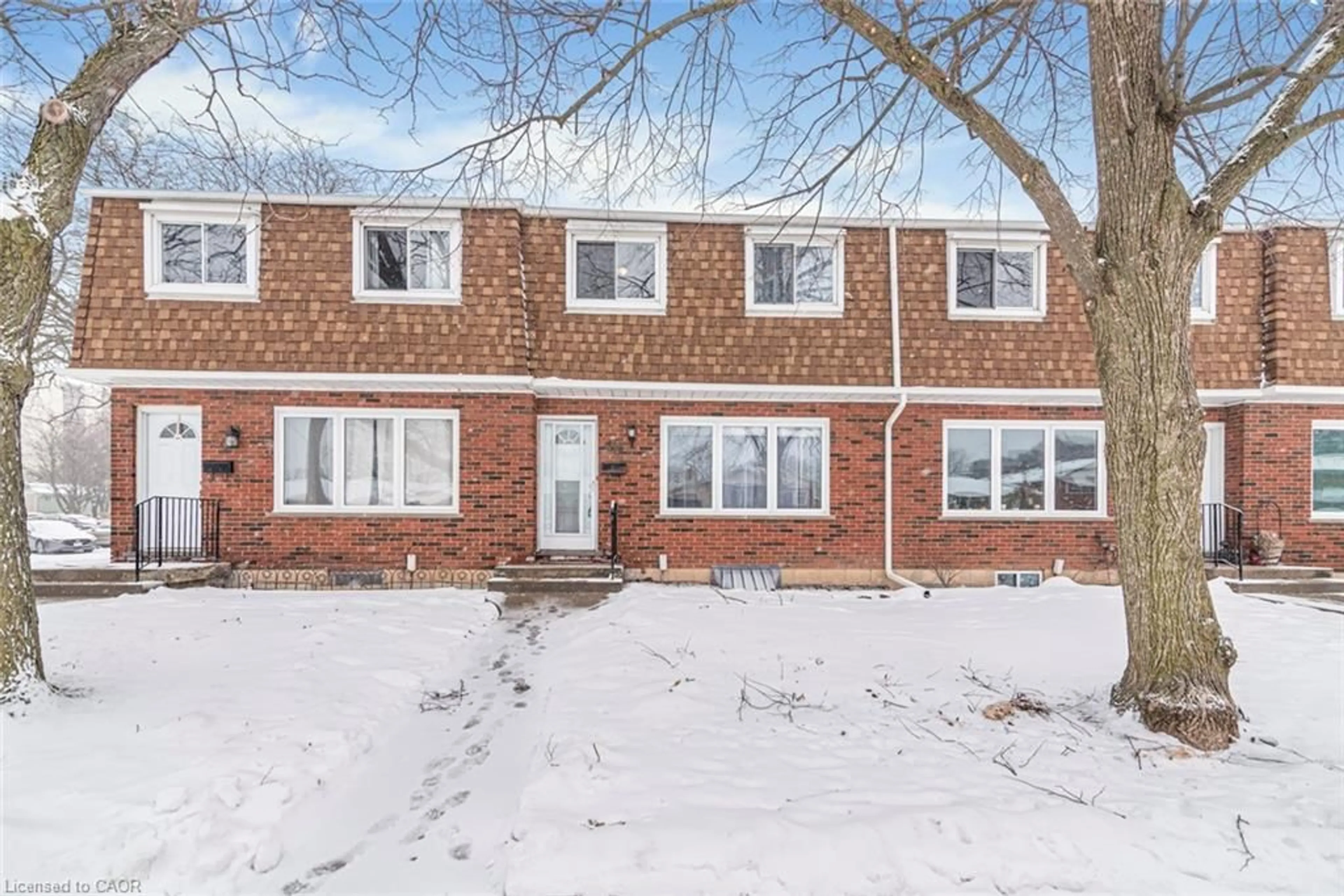 Home with brick exterior material, street for 48 Riverdale Dr #2, Hamilton Ontario L8E 1K3