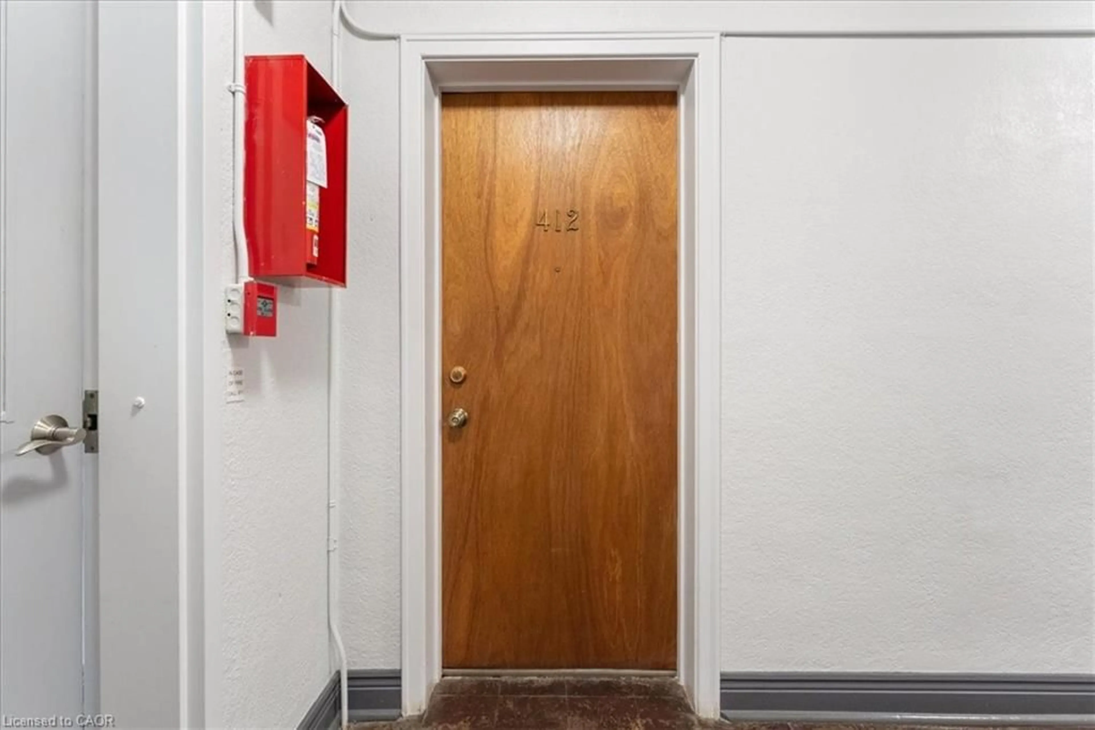 Indoor foyer for 5 East 36th St #412B, Hamilton Ontario L8V 3Y6