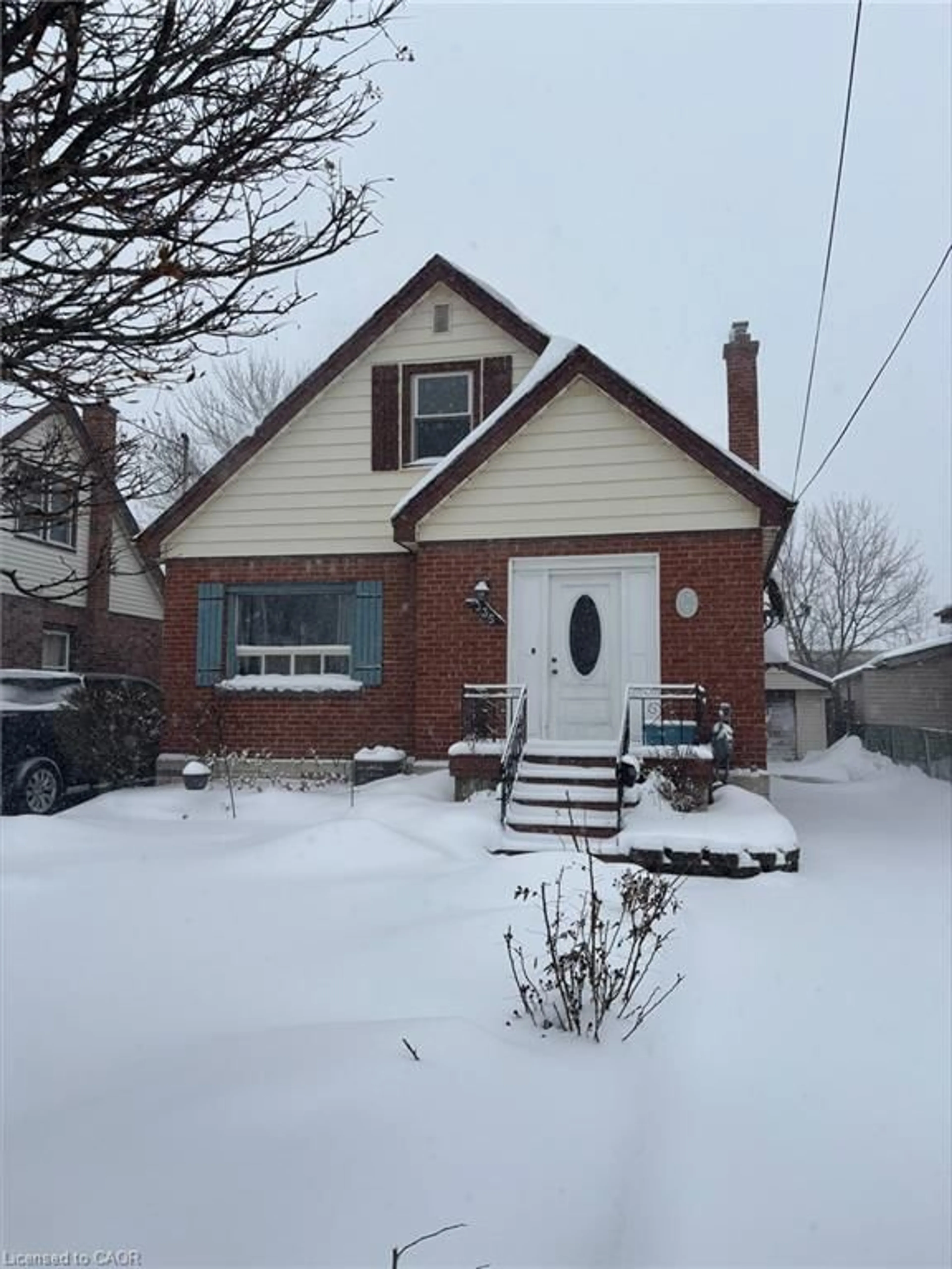 Home with brick exterior material, street for 335 East 19th St, Hamilton Ontario L9A 4S9