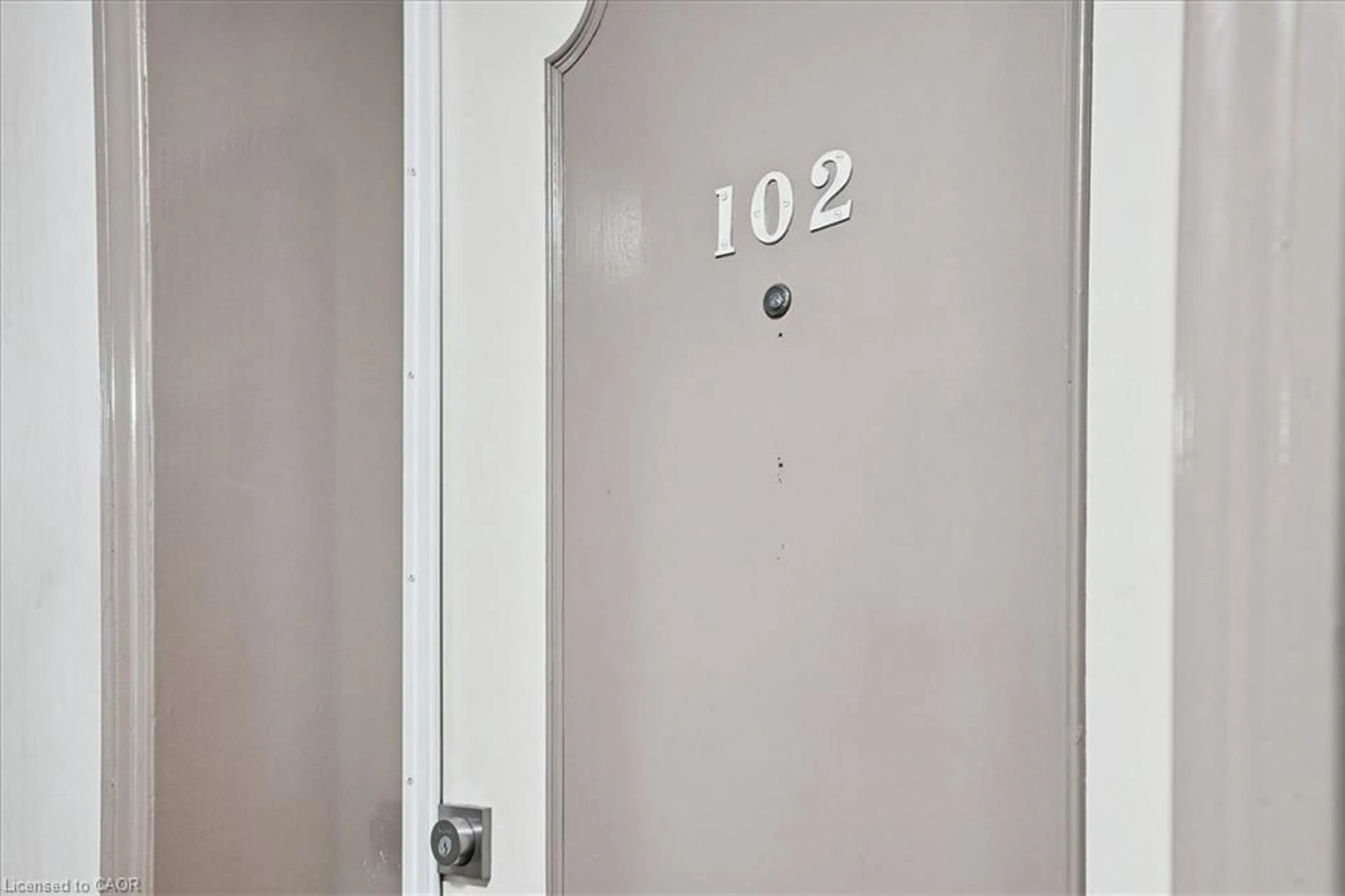 Unknown for 11 Woodman Dr #102, Hamilton Ontario L8K 4E3