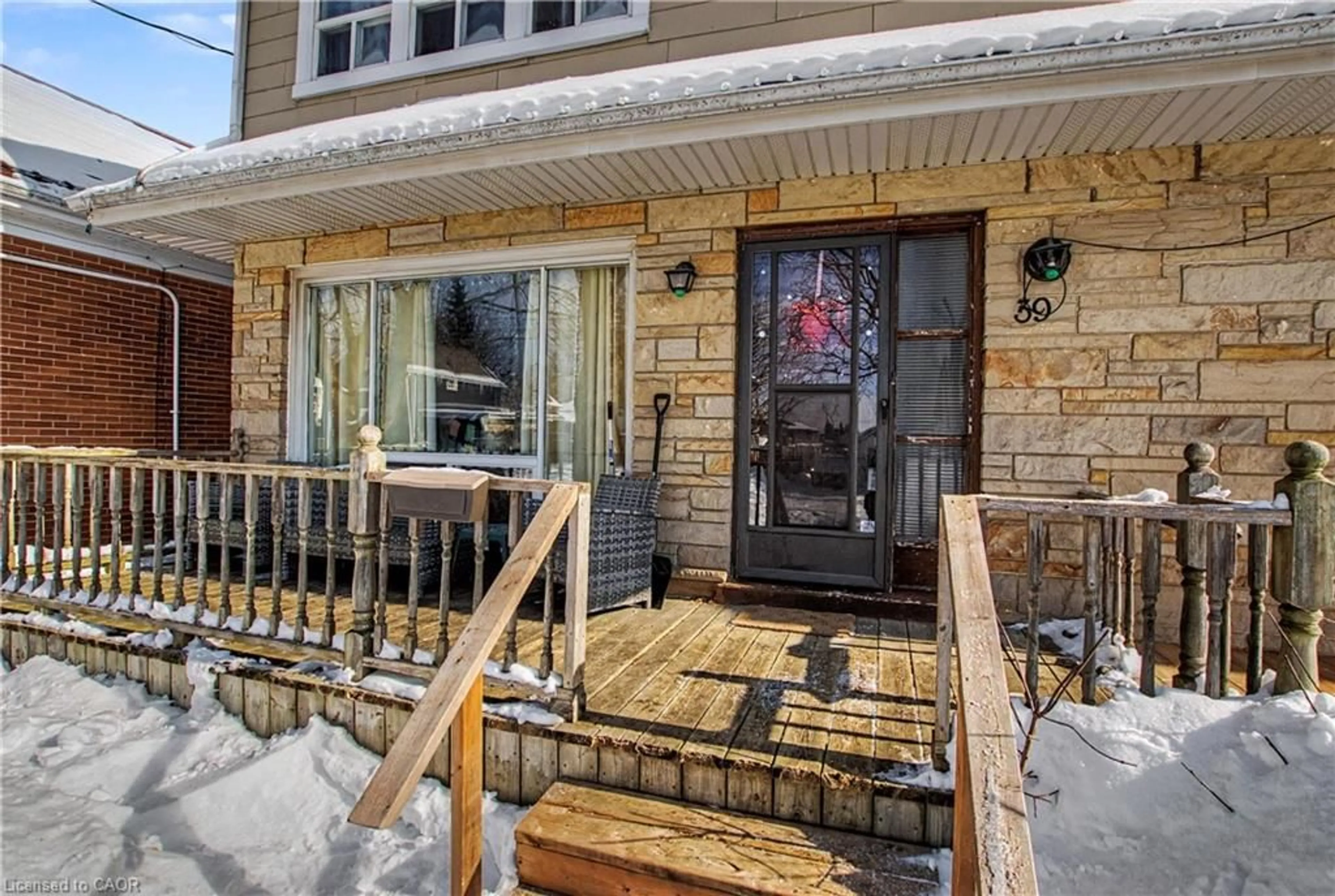 Unknown for 39 Henry St, Cambridge Ontario N1R 3W3