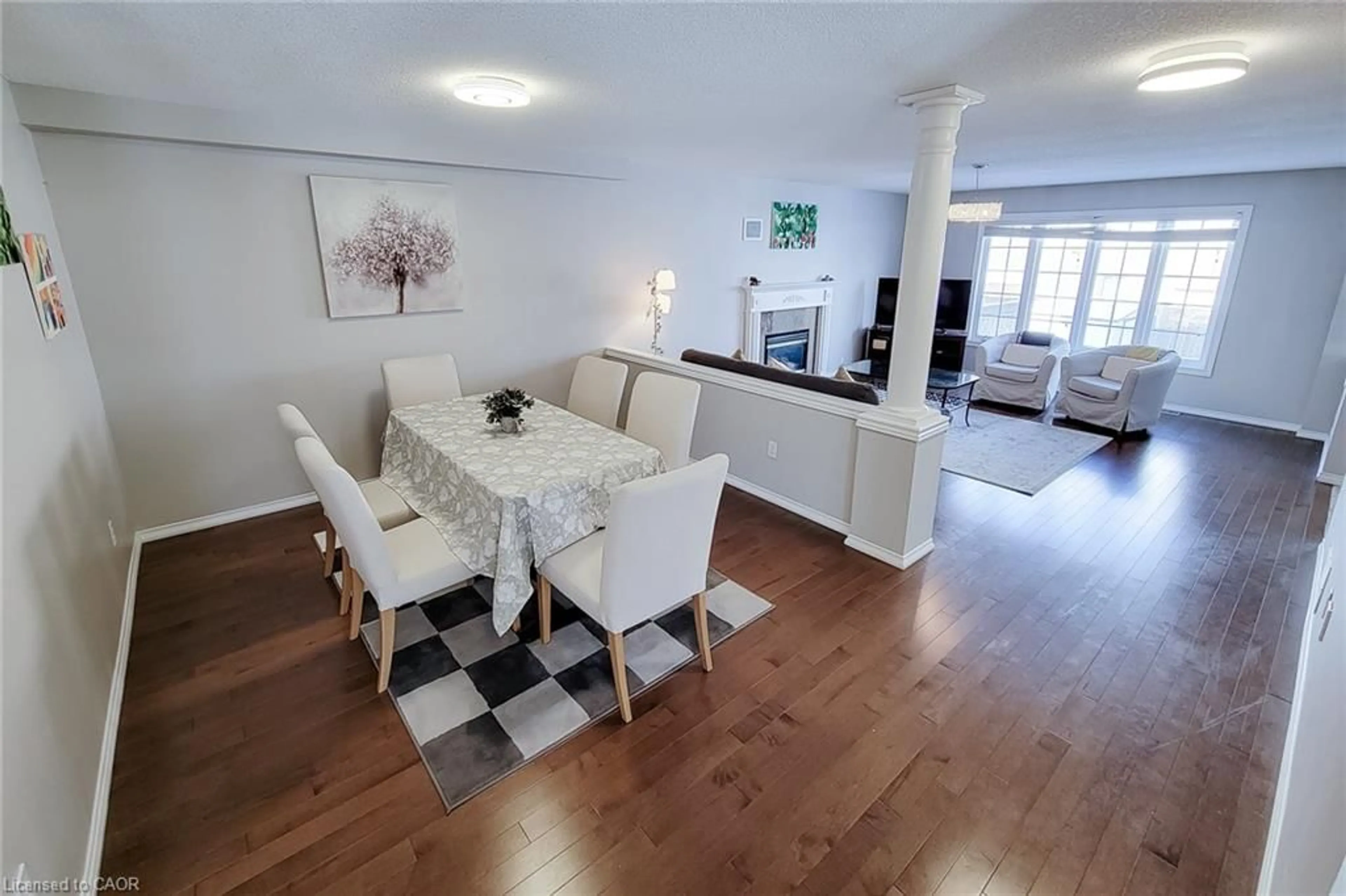 Dining room, wood/laminate floor for 93 Pelham Dr, Ancaster Ontario L9K 1L4