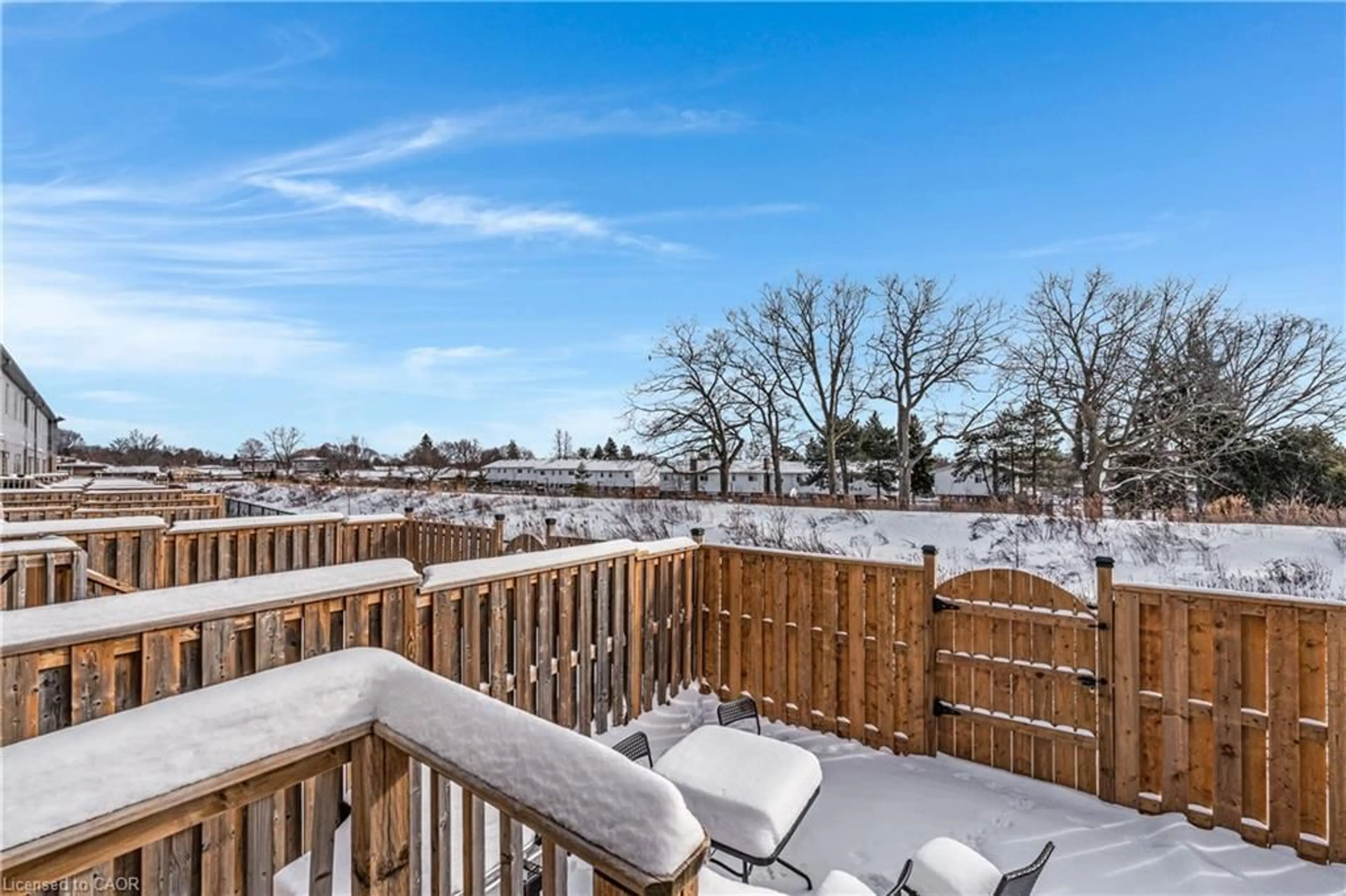 Patio, water/lake/river/ocean view for 34 Nieson St, Cambridge Ontario N1R 0B9