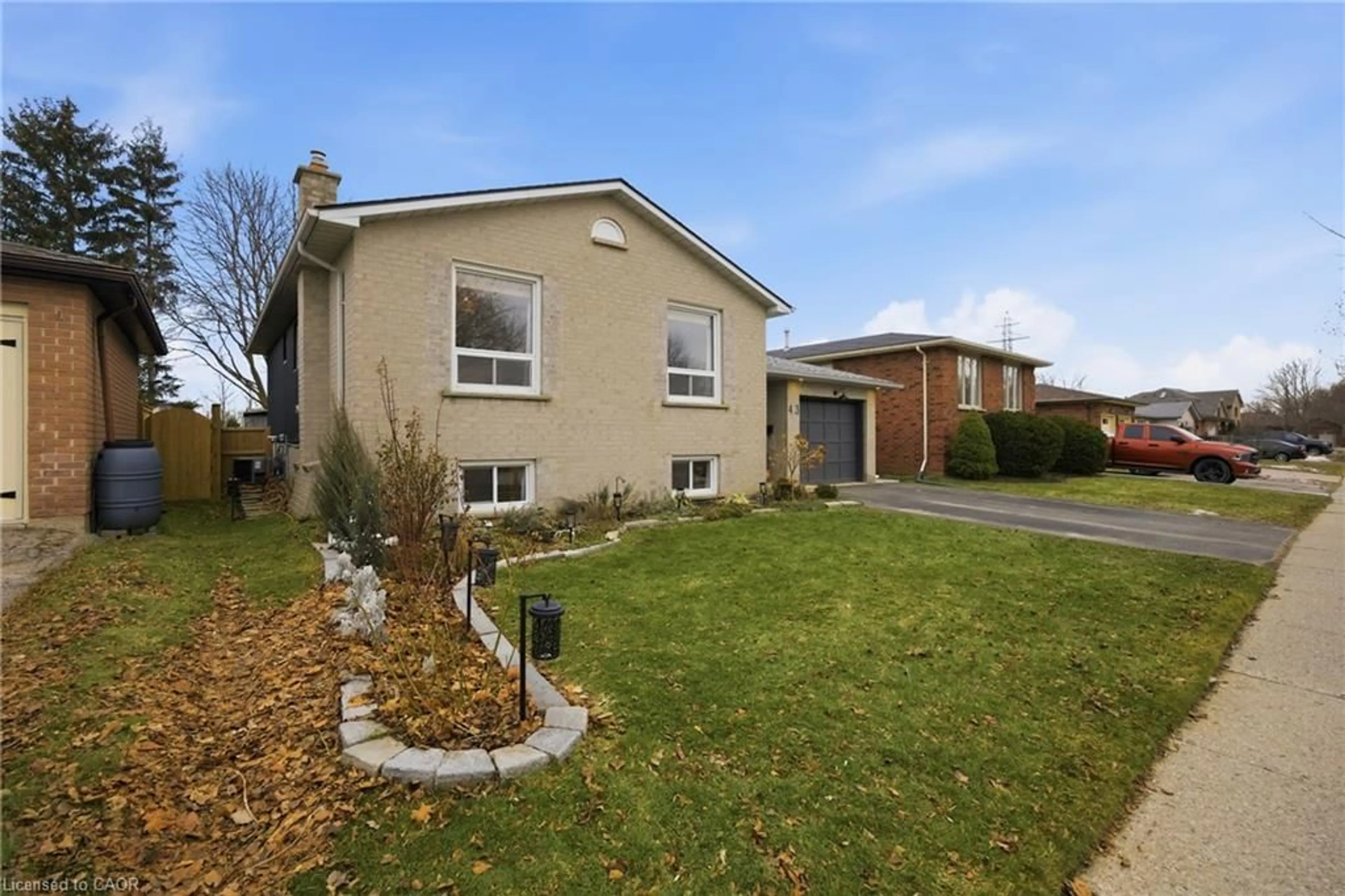 Home with brick exterior material, street for 43 Ludlow Cres, Brantford Ontario N3P 1V3