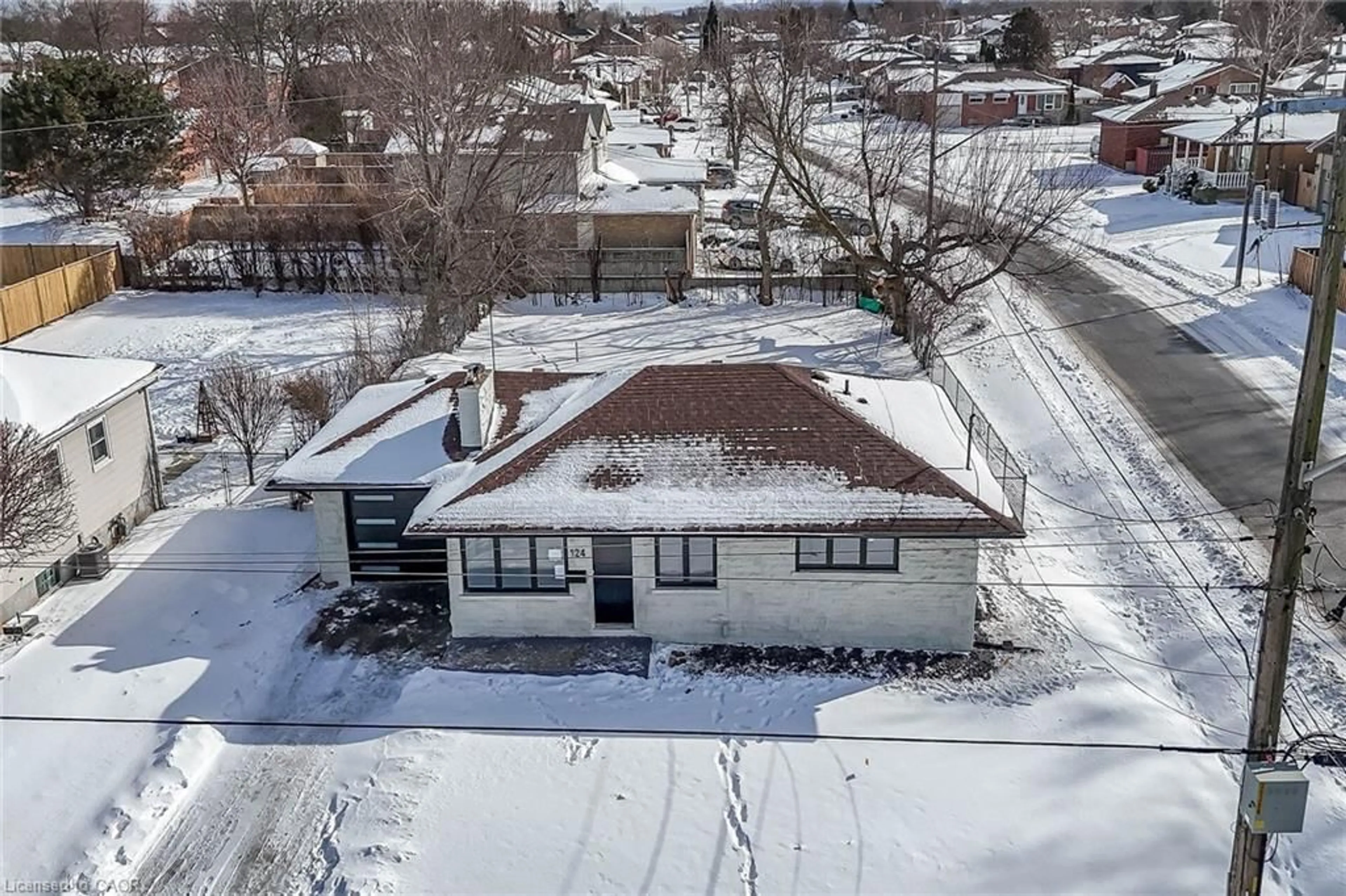 A pic from outside/outdoor area/front of a property/back of a property/a pic from drone, street for 124 Corman Ave, Stoney Creek Ontario L8G 3W4