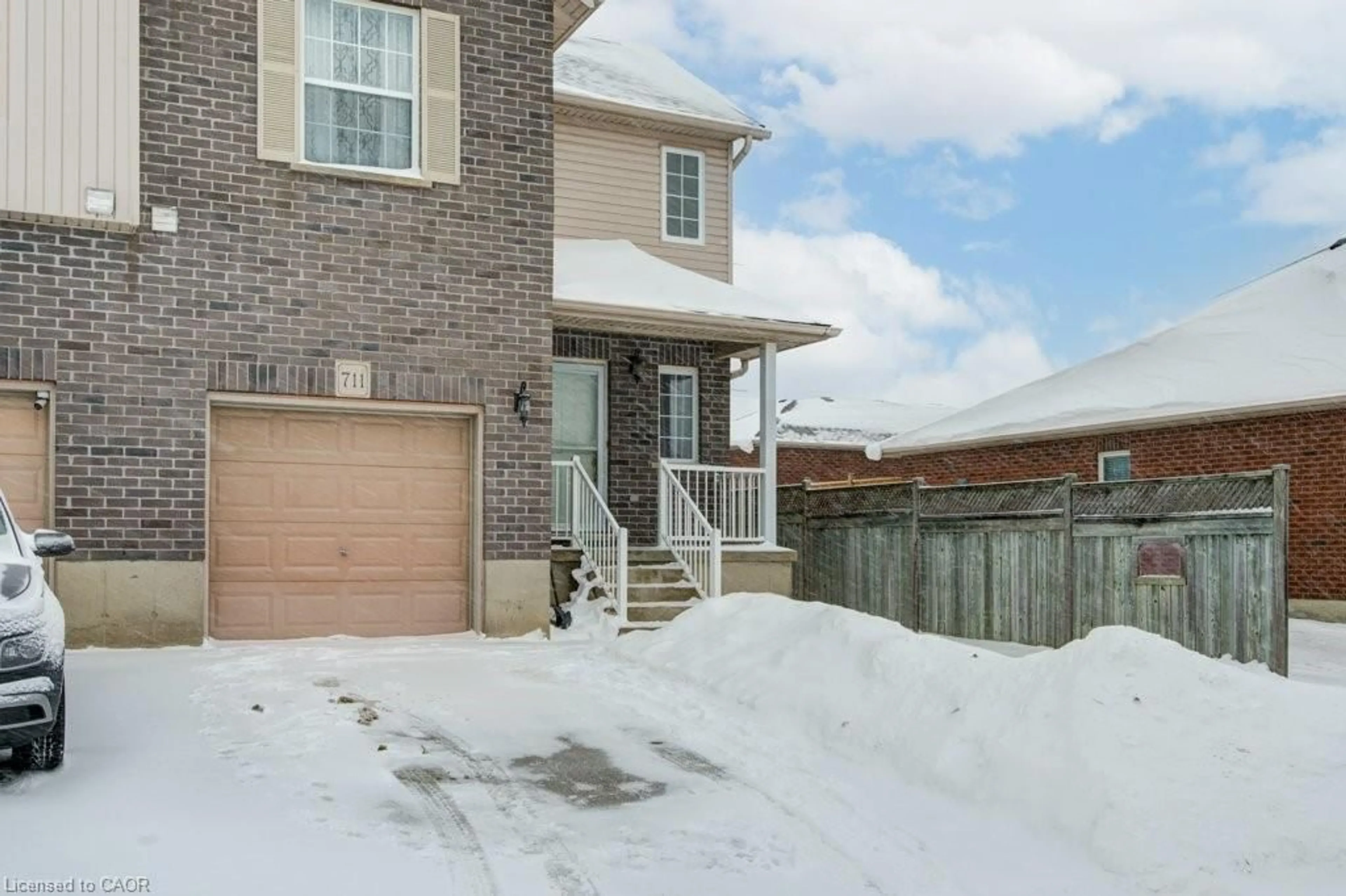 Unknown for 711 Southwood Way, Woodstock Ontario N4V 1H5