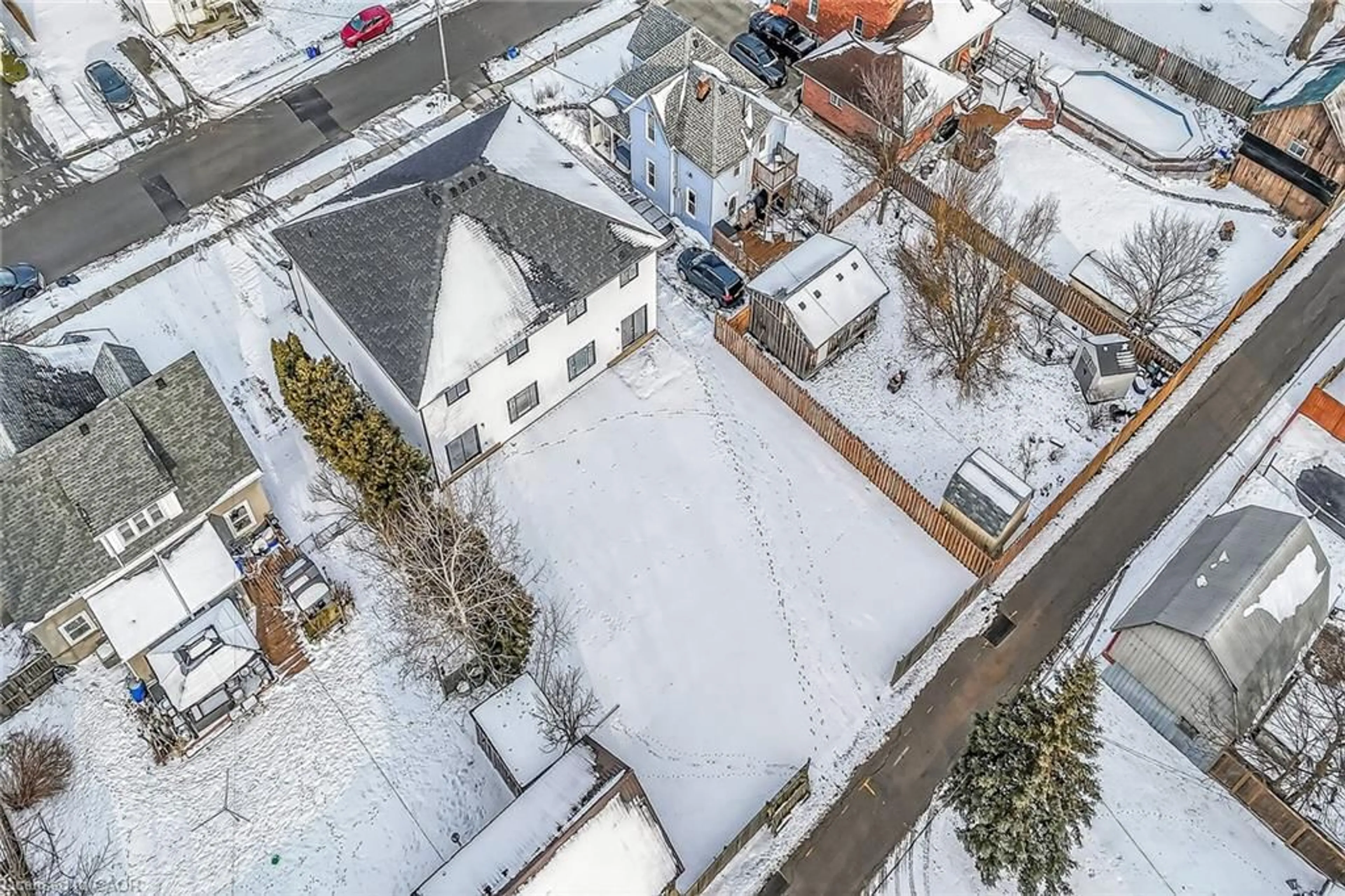 A pic from outside/outdoor area/front of a property/back of a property/a pic from drone, street for 45A Howard St, Hagersville Ontario N0A 1H0