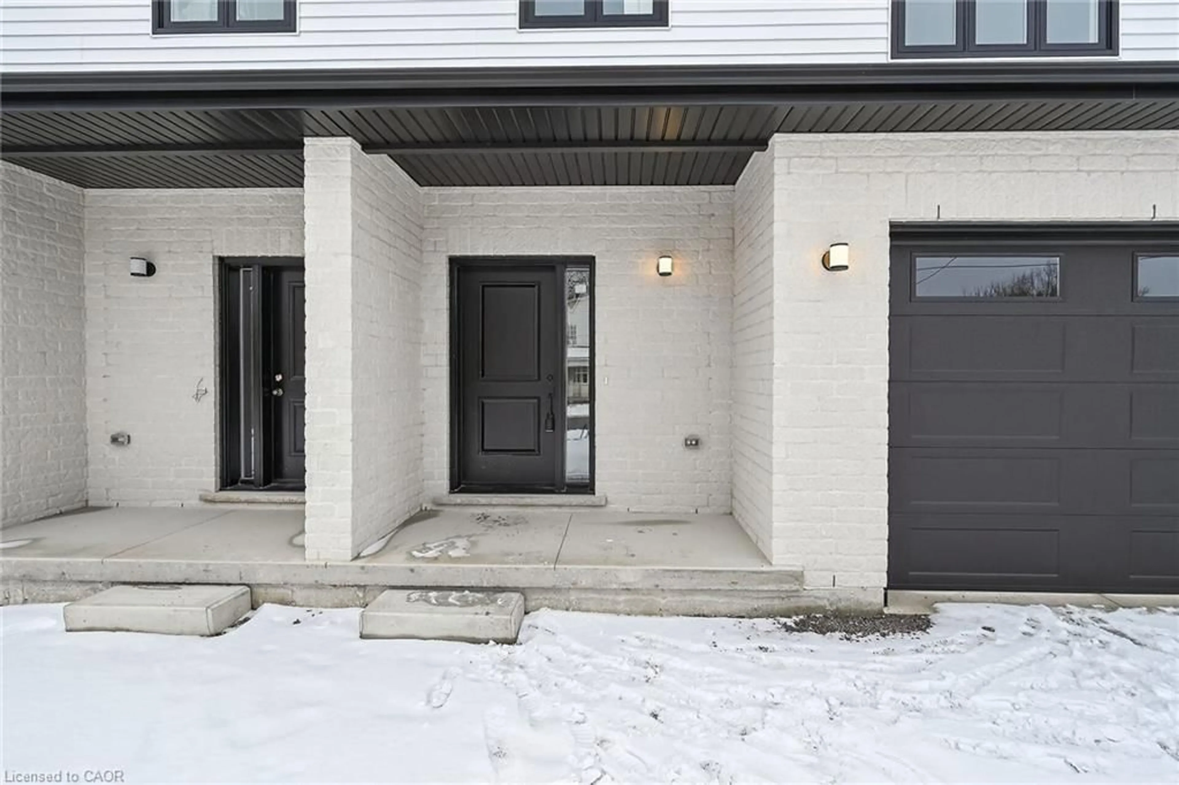 Indoor entryway for 45B Howard St, Hagersville Ontario N0A 1H0