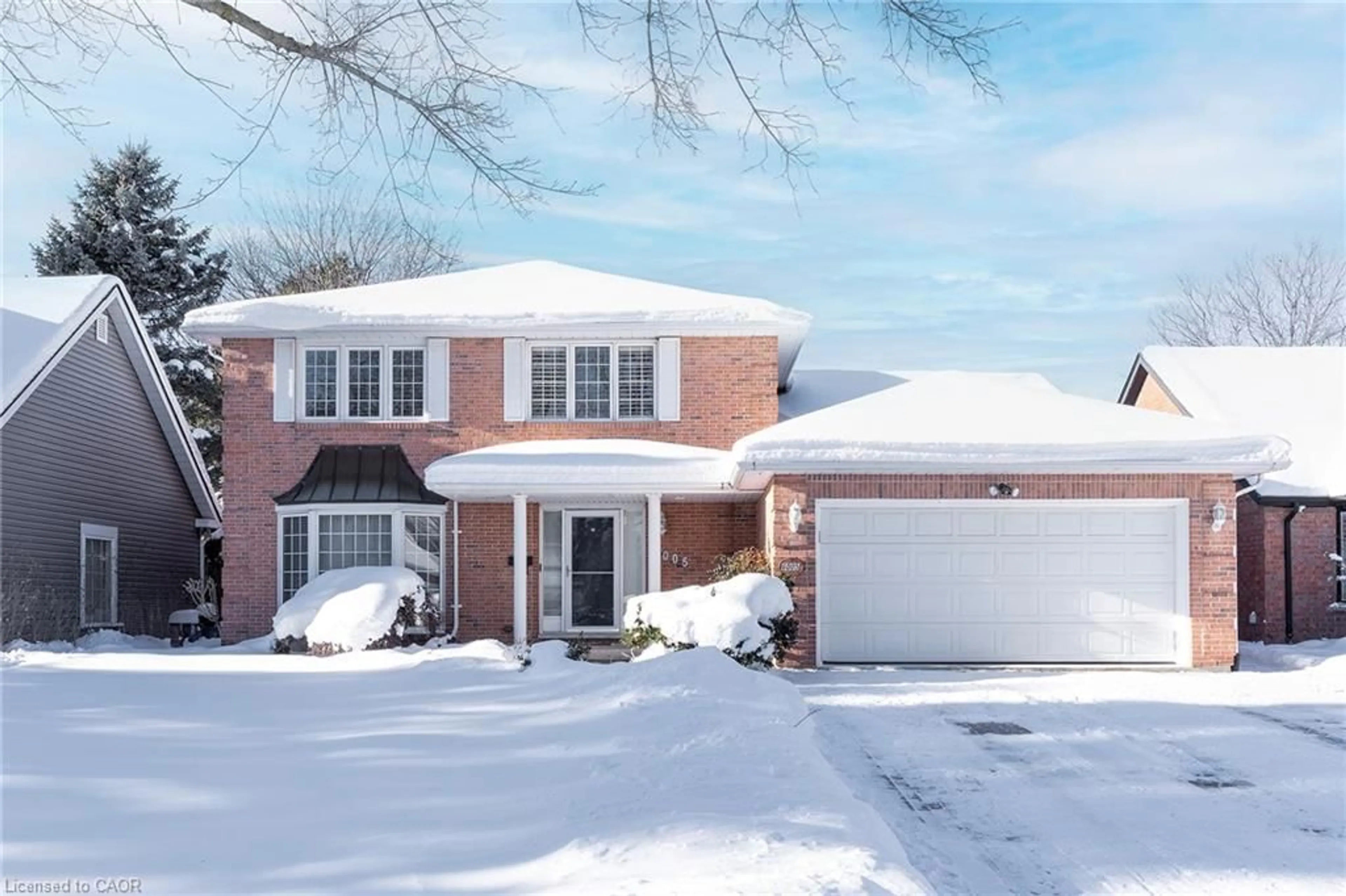 Home with brick exterior material, street for 6005 Mountaingate Dr, Niagara Falls Ontario L2J 4H9