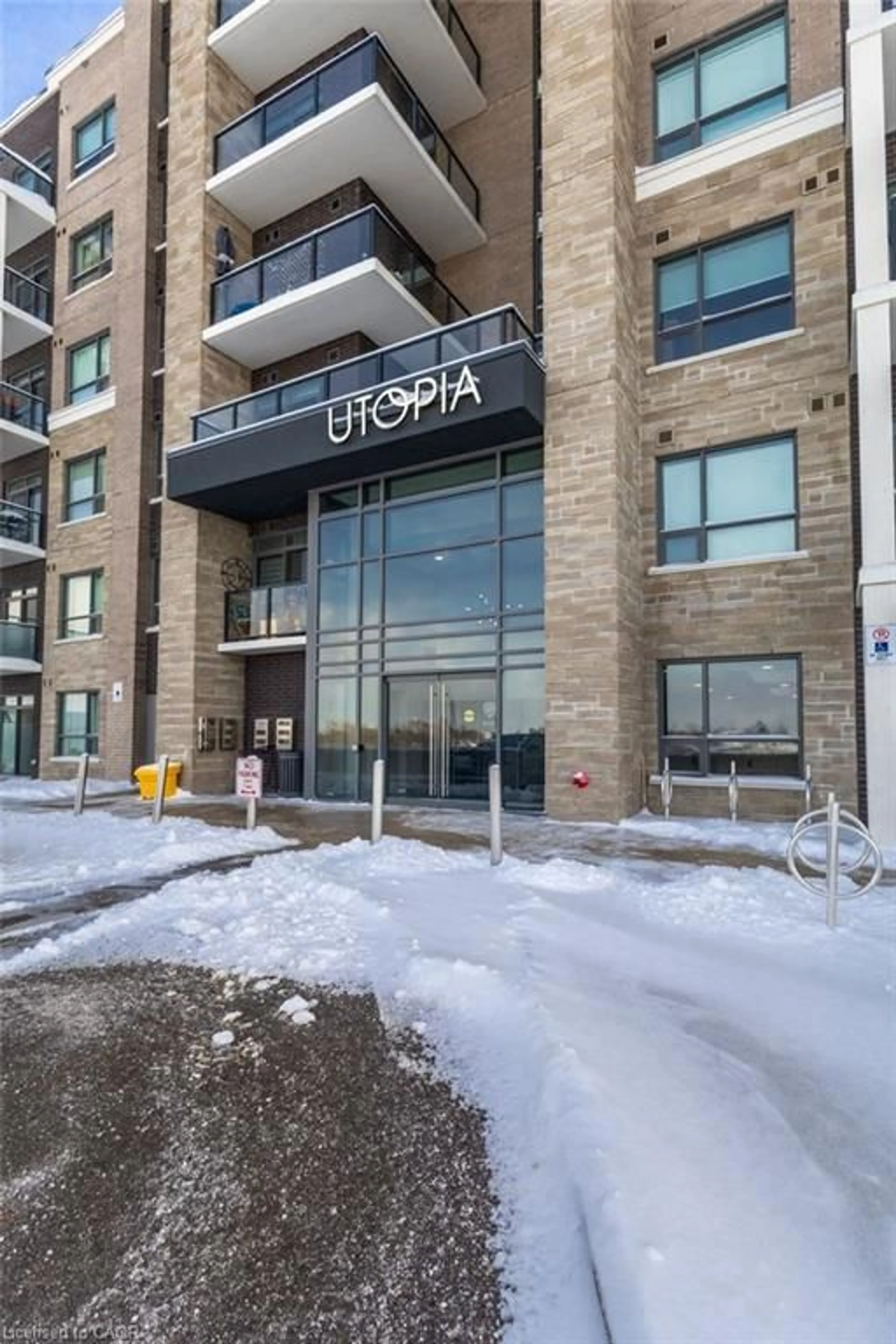 Indoor foyer for 5055 Greenlane Rd #129, Beamsville Ontario L3J 2J3