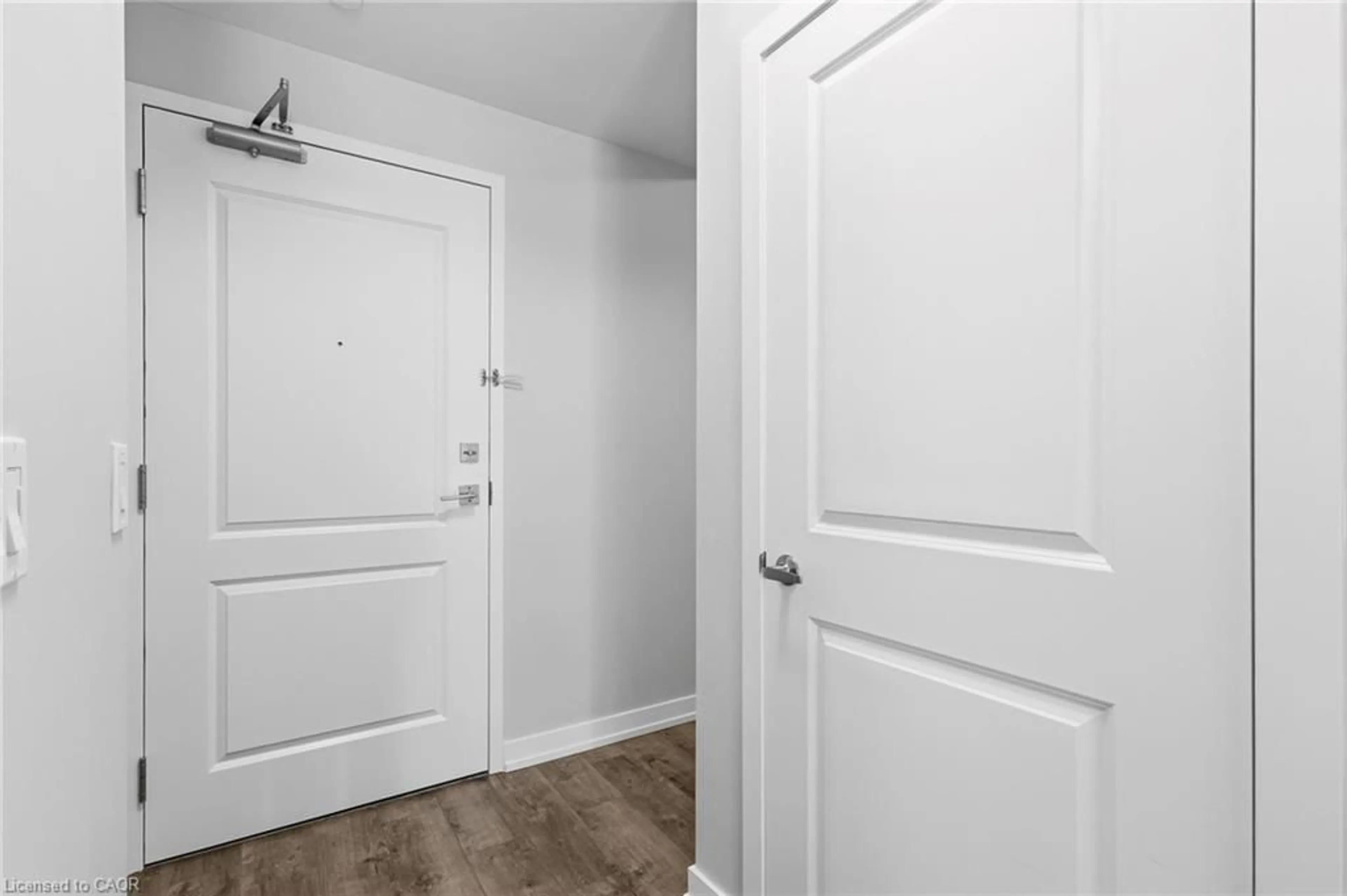 Indoor entryway for 5055 Greenlane Rd #129, Beamsville Ontario L3J 2J3