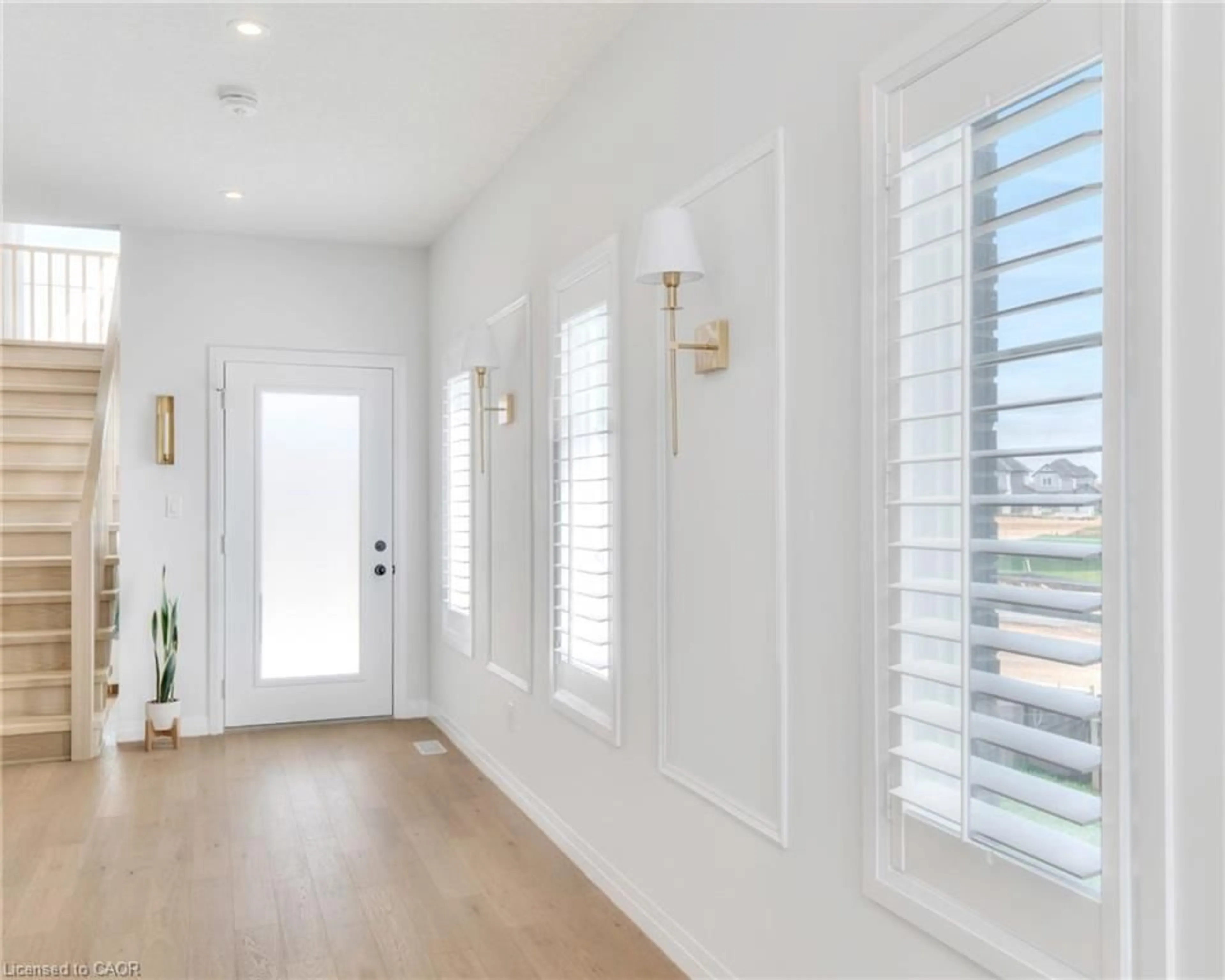 Indoor entryway for 154 Dempsey Dr, Stratford Ontario N5A 0K5