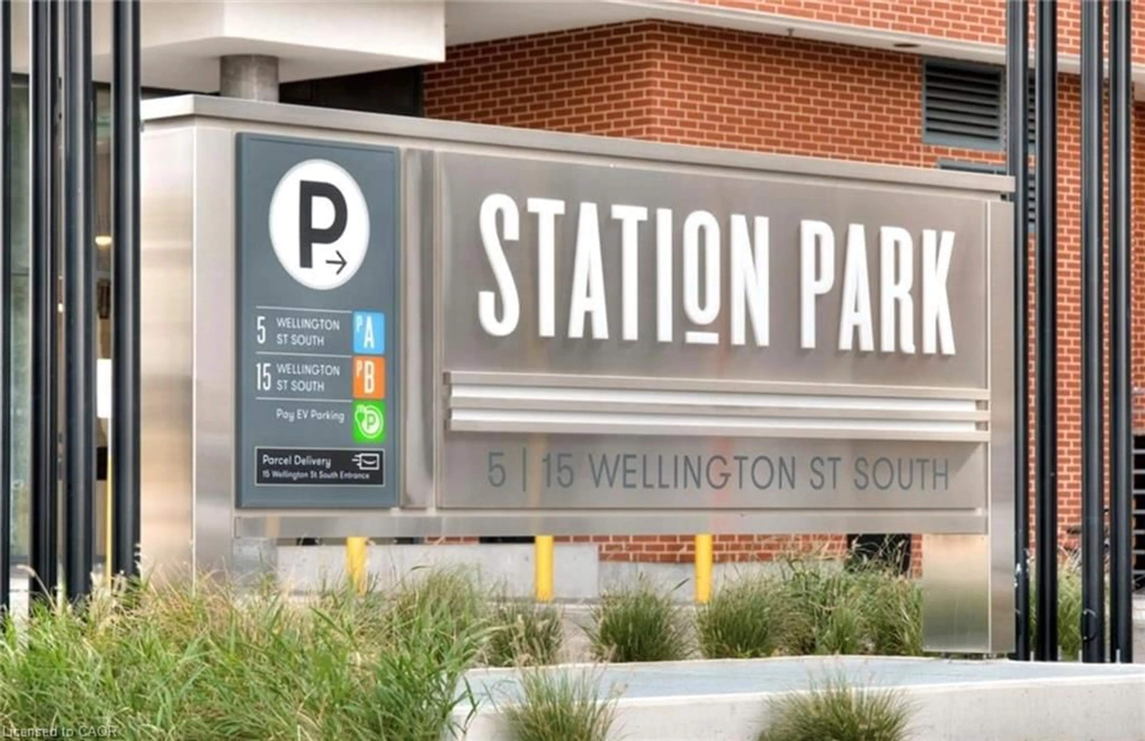 Parking for 15 Wellington St #1704, Kitchener Ontario N2G 0E4