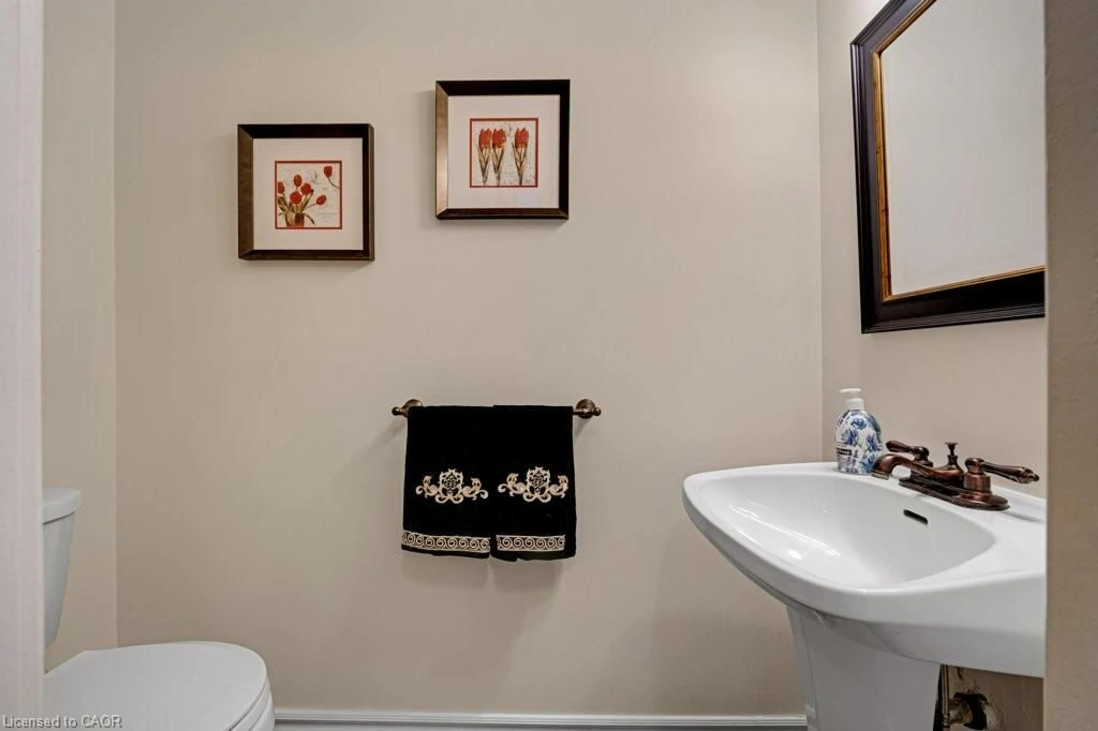 Standard bathroom, ceramic/tile floor for 220 Salisbury Ave #23, Cambridge Ontario N1S 1K5