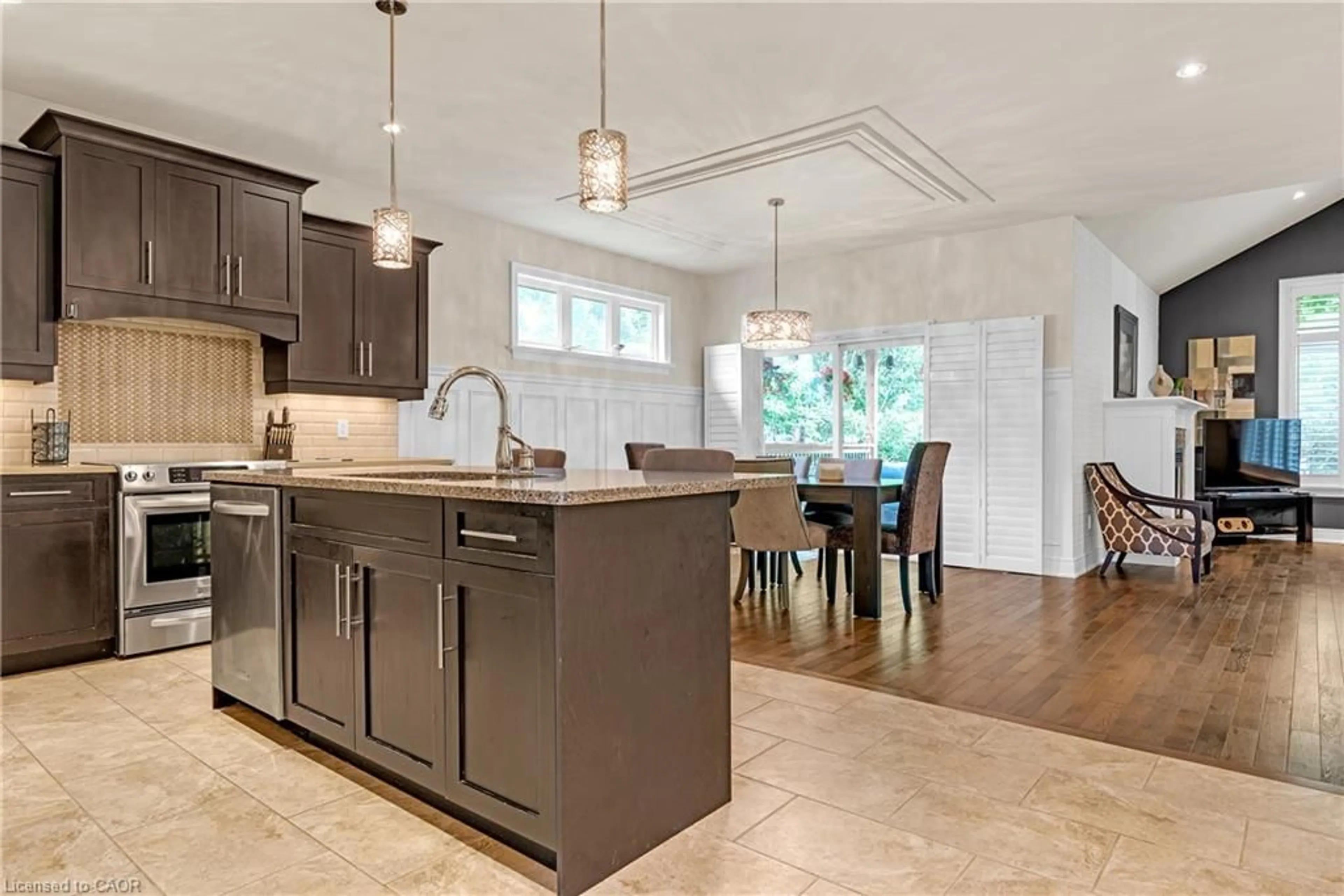 Open concept kitchen, ceramic/tile floor for 22 Creekside Dr, Niagara-on-the-Lake Ontario L0S 1J0