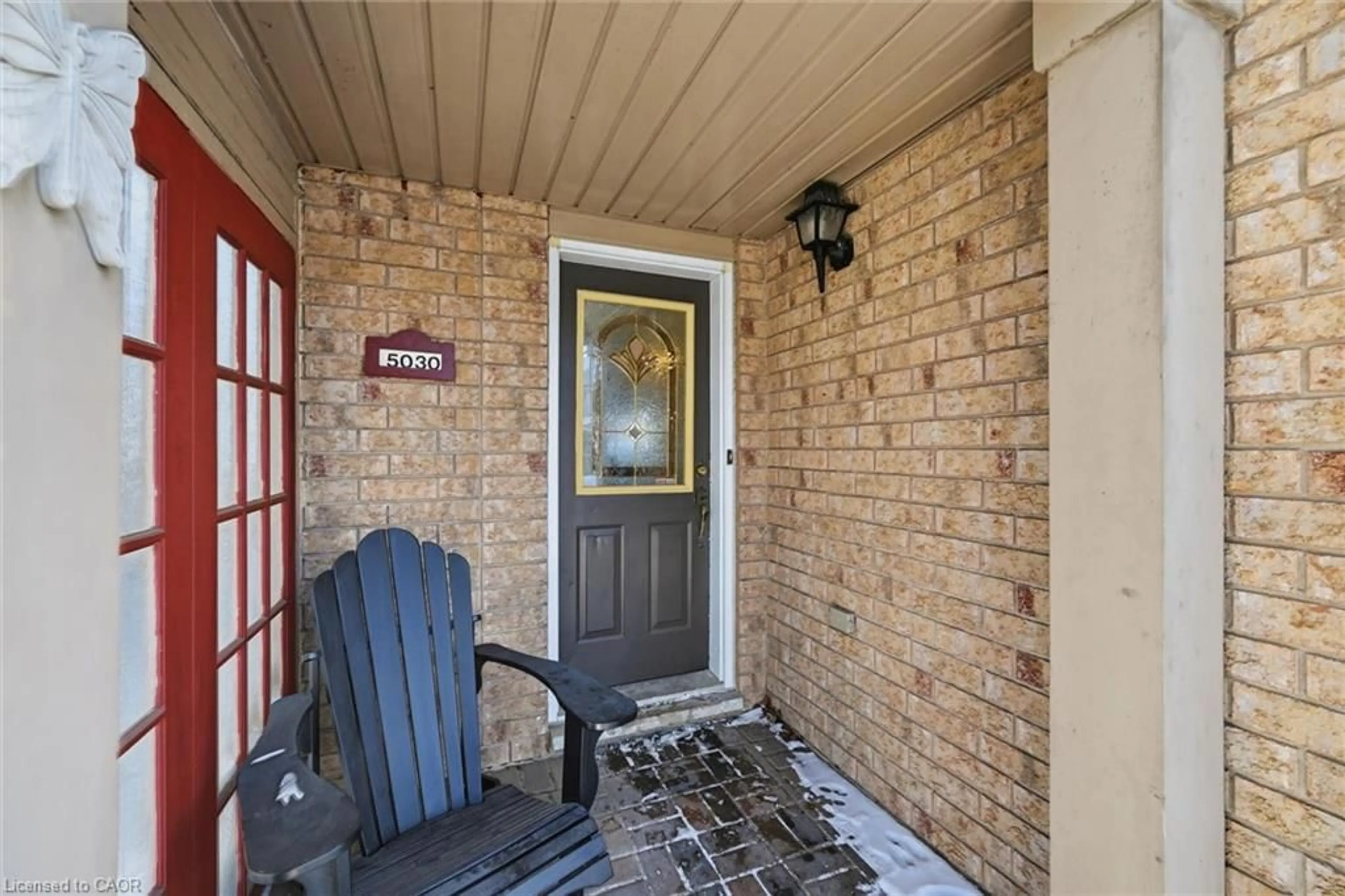 Indoor entryway for 5030 Bunton Cres, Burlington Ontario L7L 6H2
