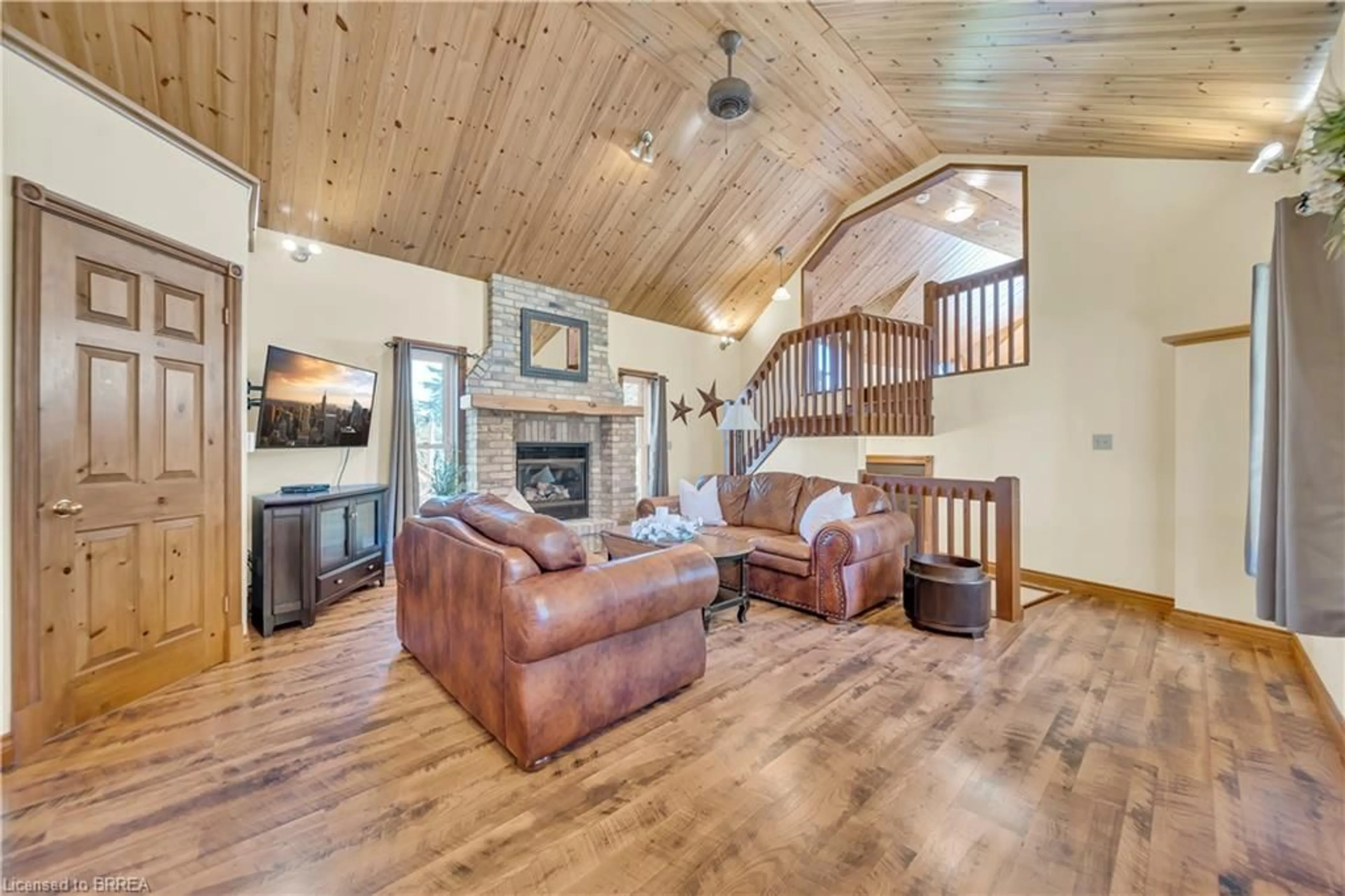 Unknown for 690 Wallace Ave, Listowel Ontario N4W 1Y4