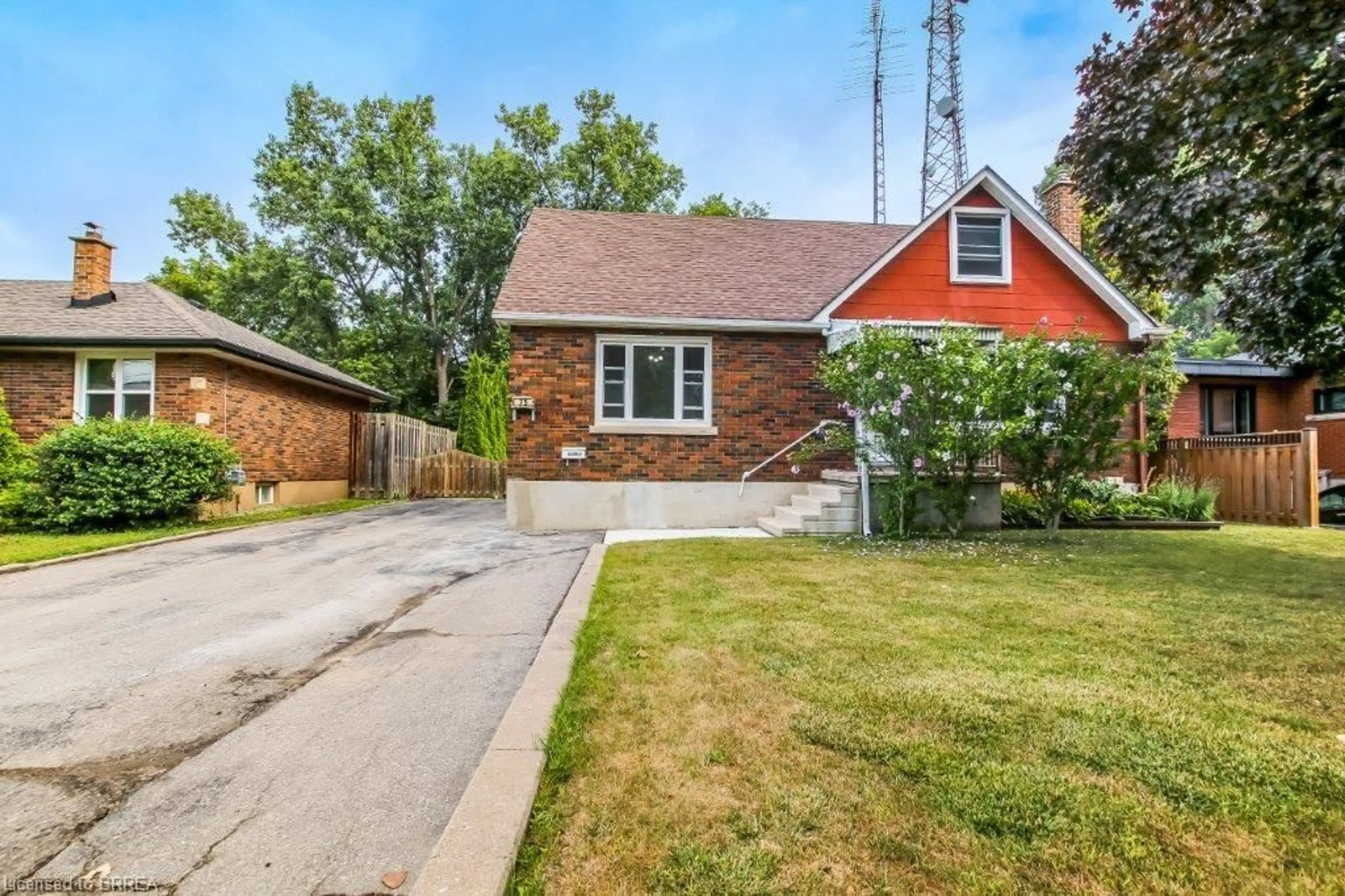 Home with brick exterior material, street for 25 Henry St, Brantford Ontario N3R 1Z9