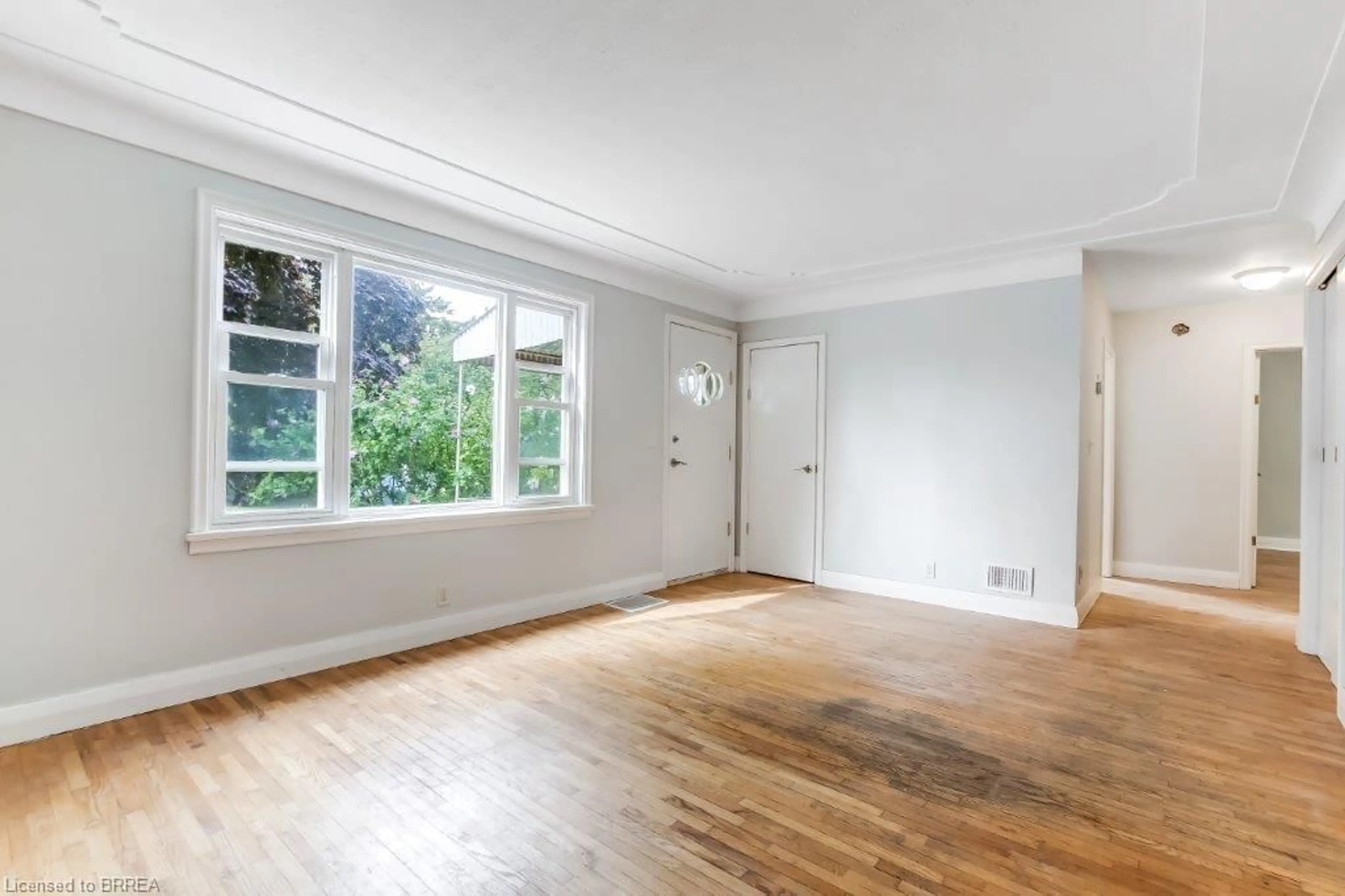 A pic of a room for 25 Henry St, Brantford Ontario N3R 1Z9