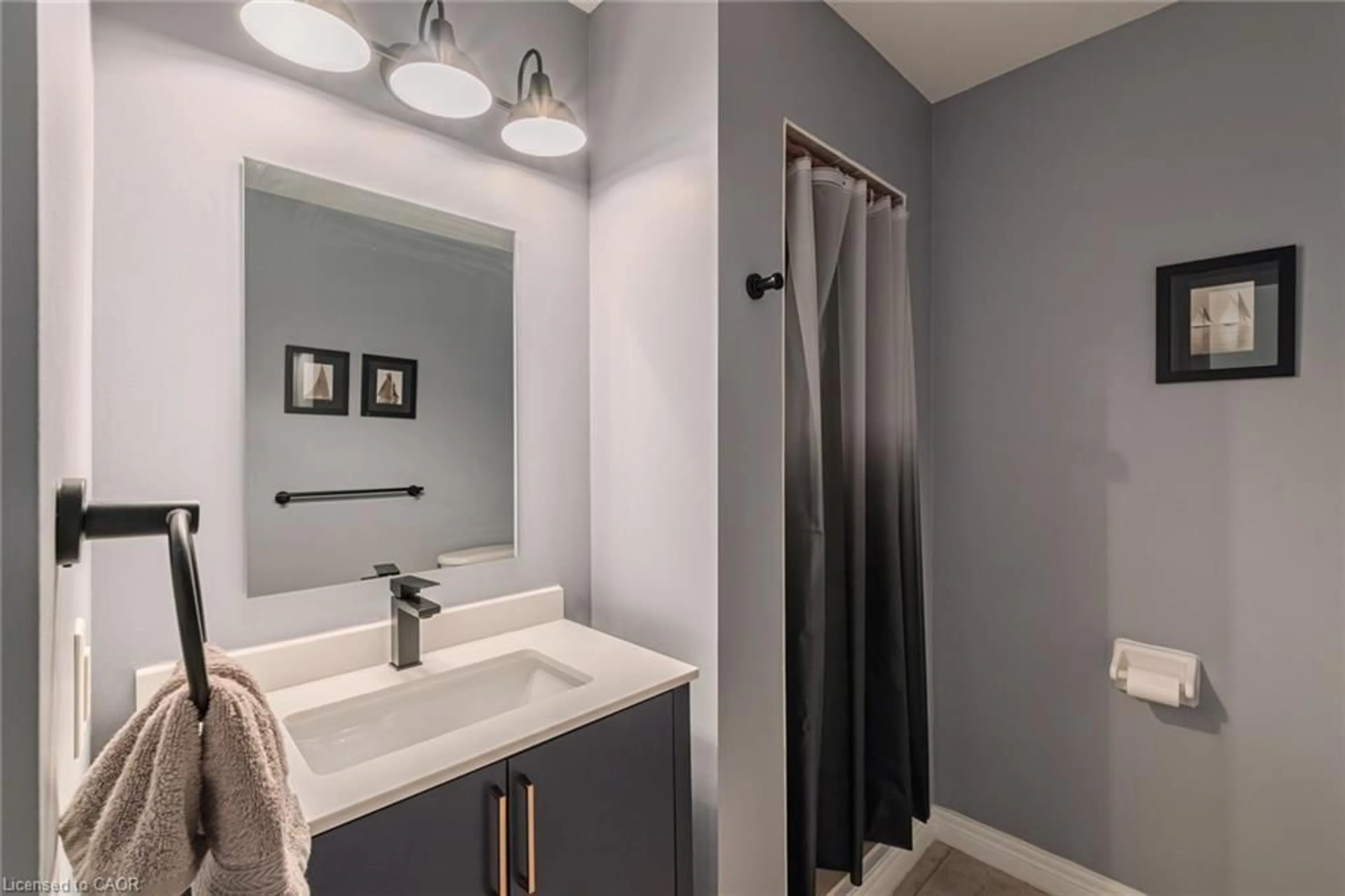 Contemporary bathroom, ceramic/tile floor for 19 Somerset Dr #16, Port Dover Ontario N0A 1N7