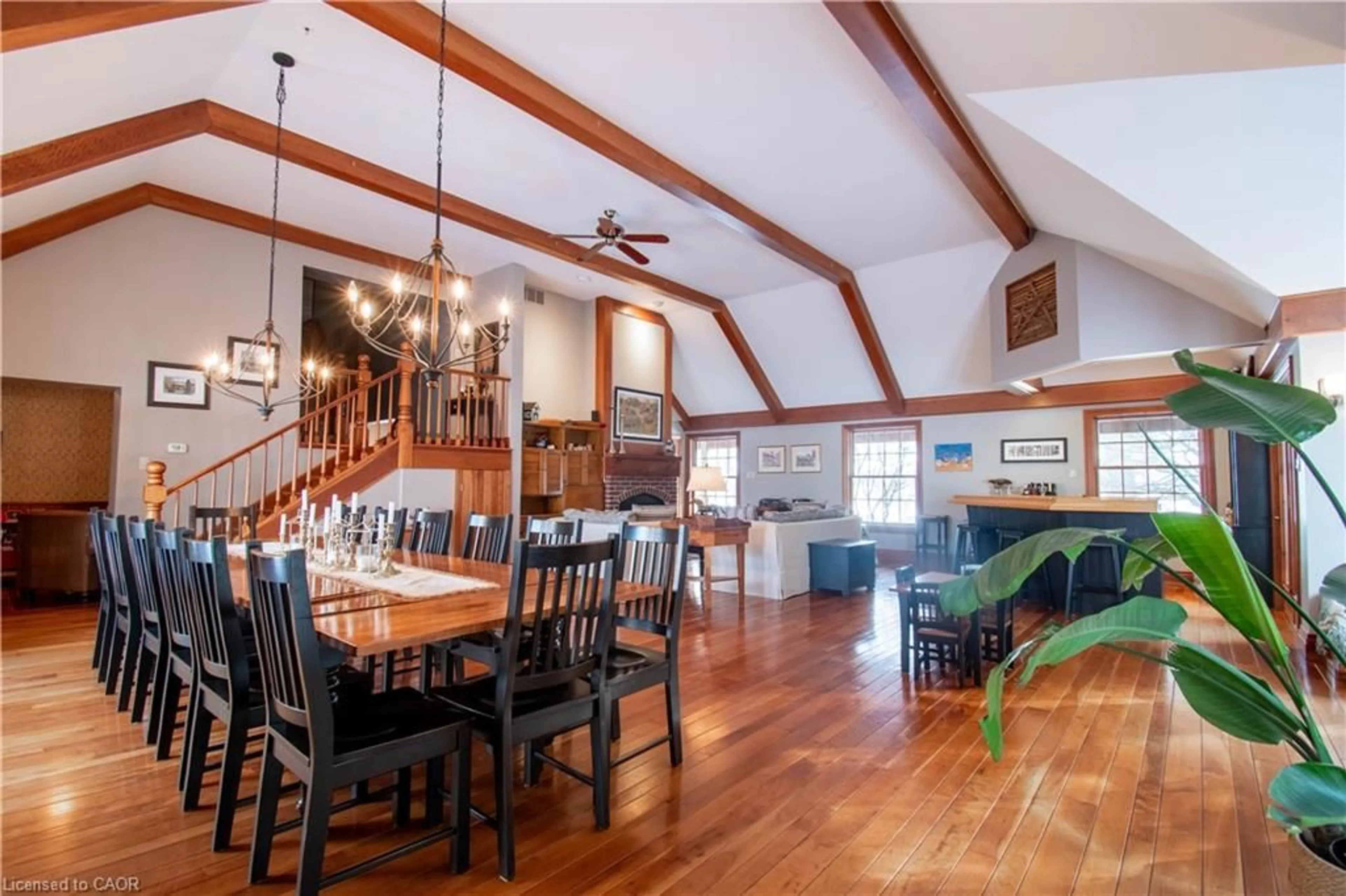 Dining room, wood/laminate floor for 145175 Potters Rd, Tillsonburg Ontario N4G 4G7