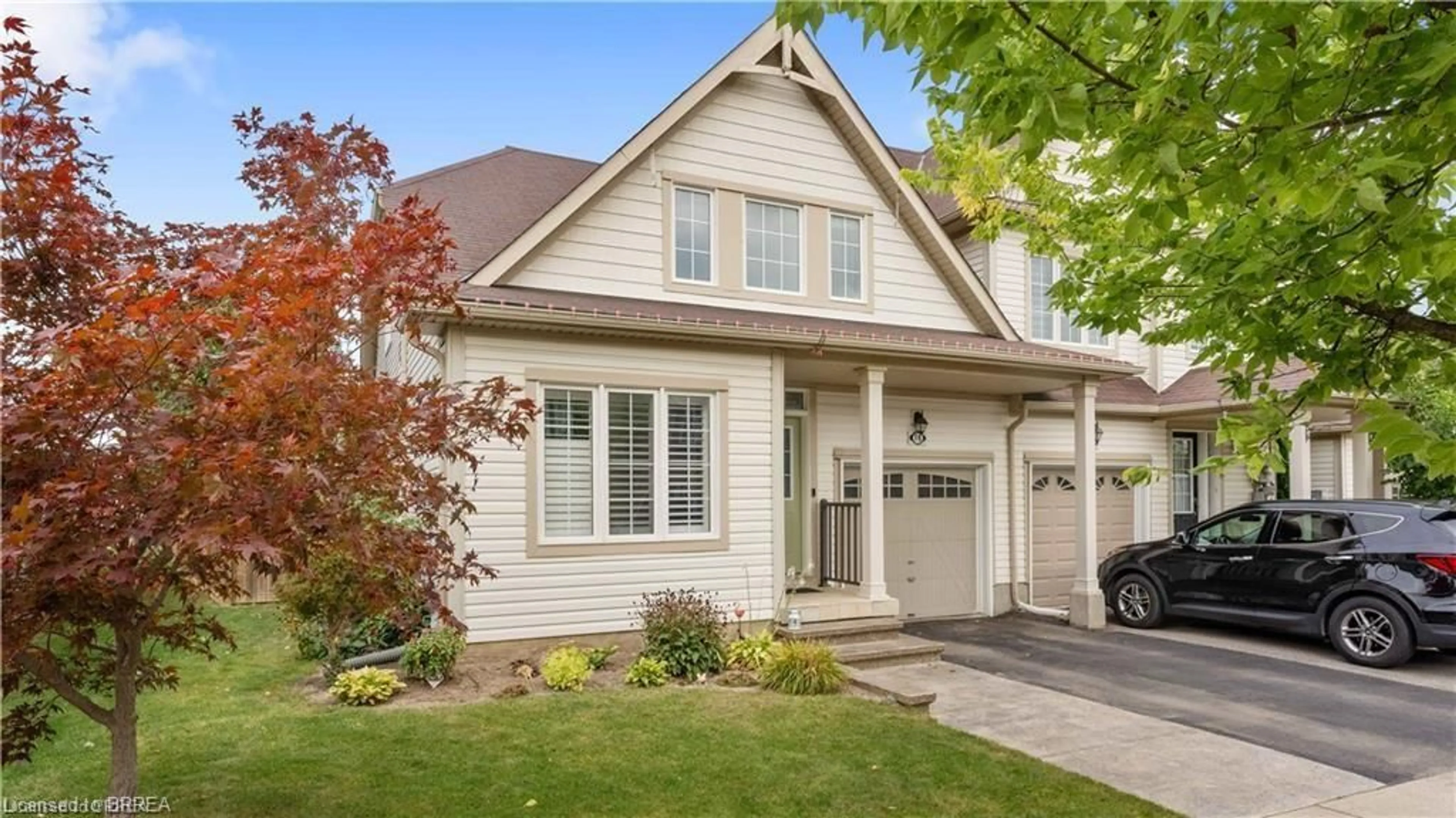 Home with vinyl exterior material, street for 16 Dwyer Crt, Brantford Ontario N3T 0G8