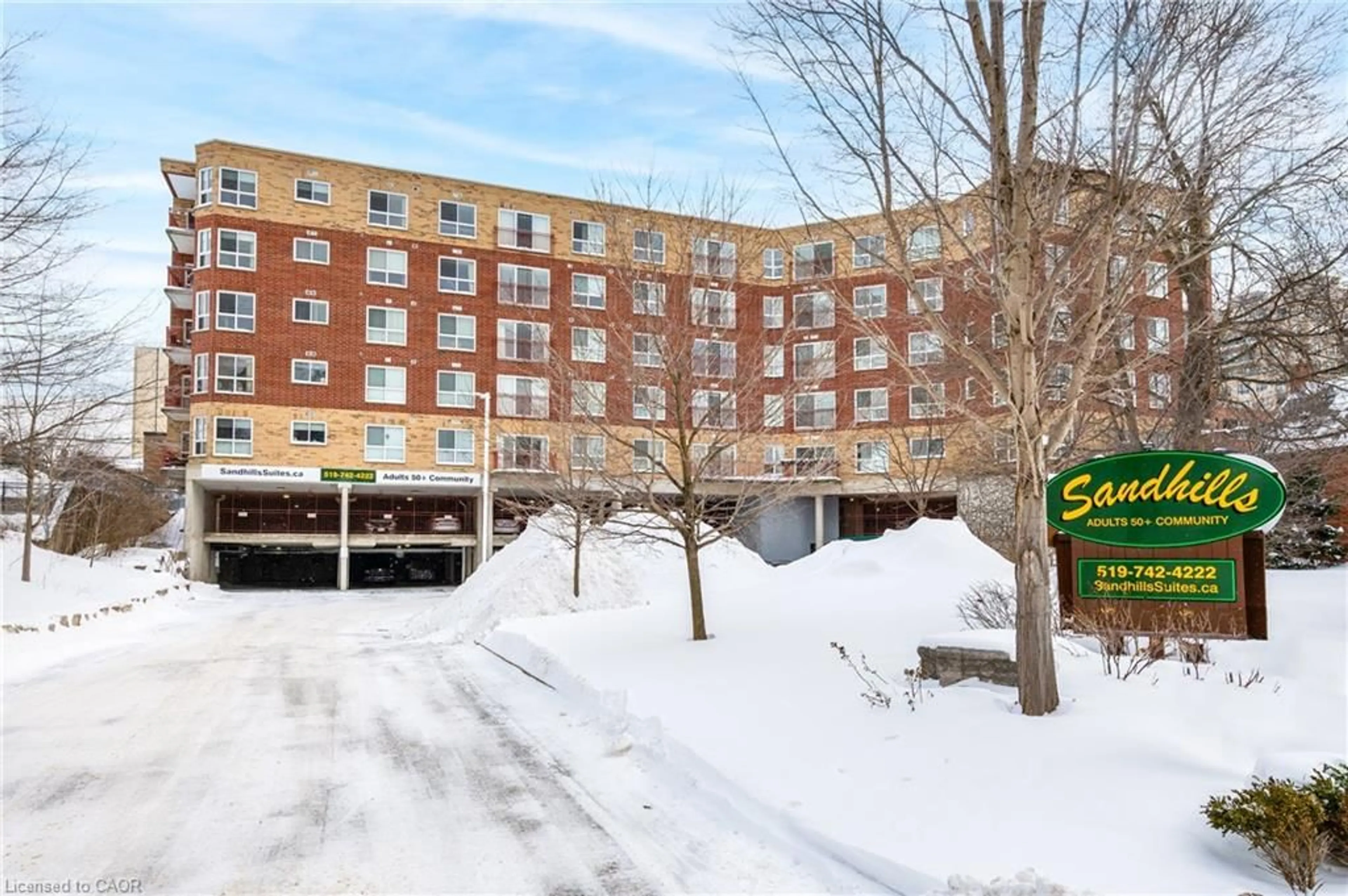 Patio, building for 20 St George St #407, Kitchener Ontario N2J 1K5