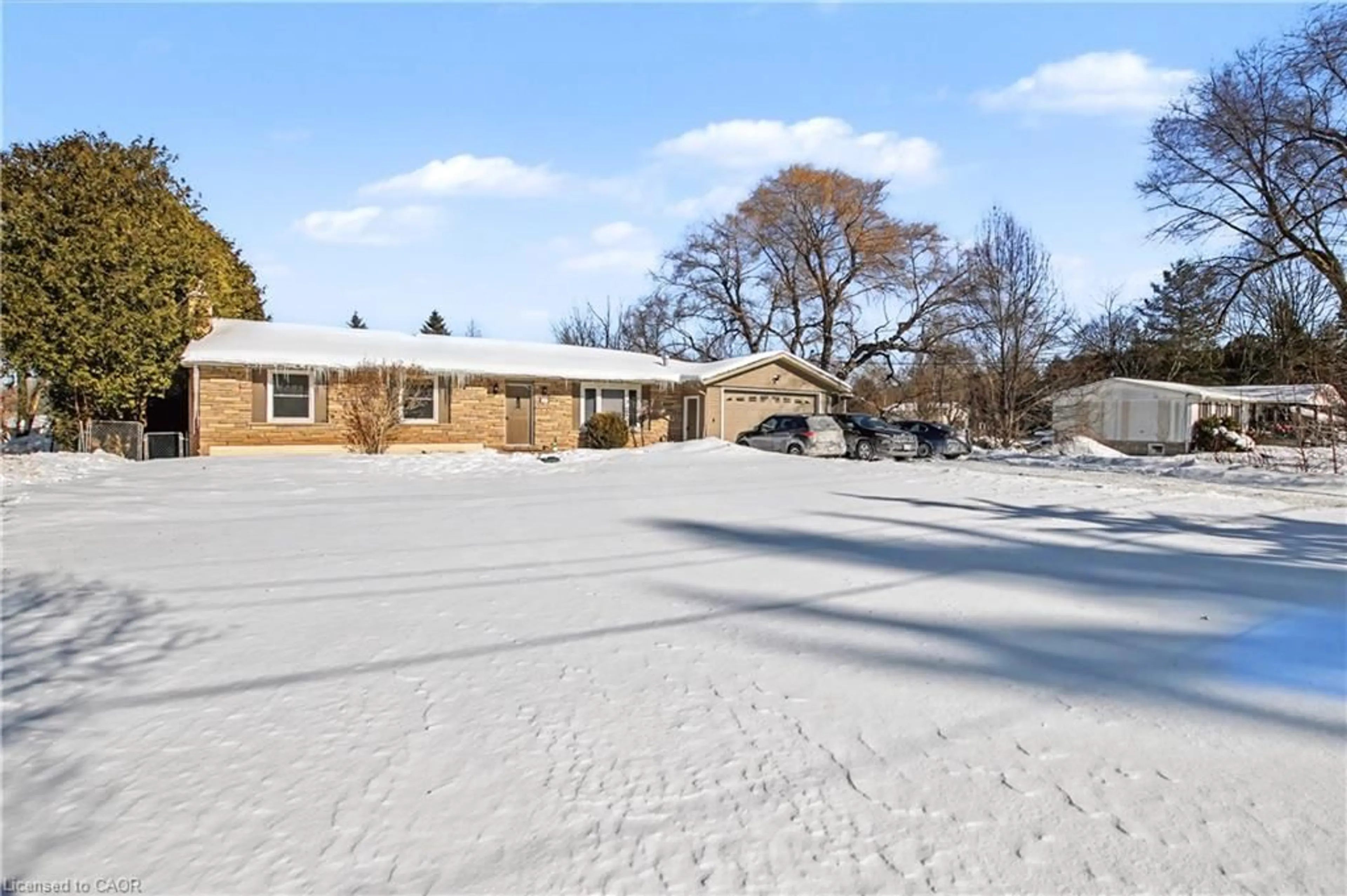 A pic from outside/outdoor area/front of a property/back of a property/a pic from drone, street for 334 Freelton Rd, Hamilton Ontario N0B 2J0