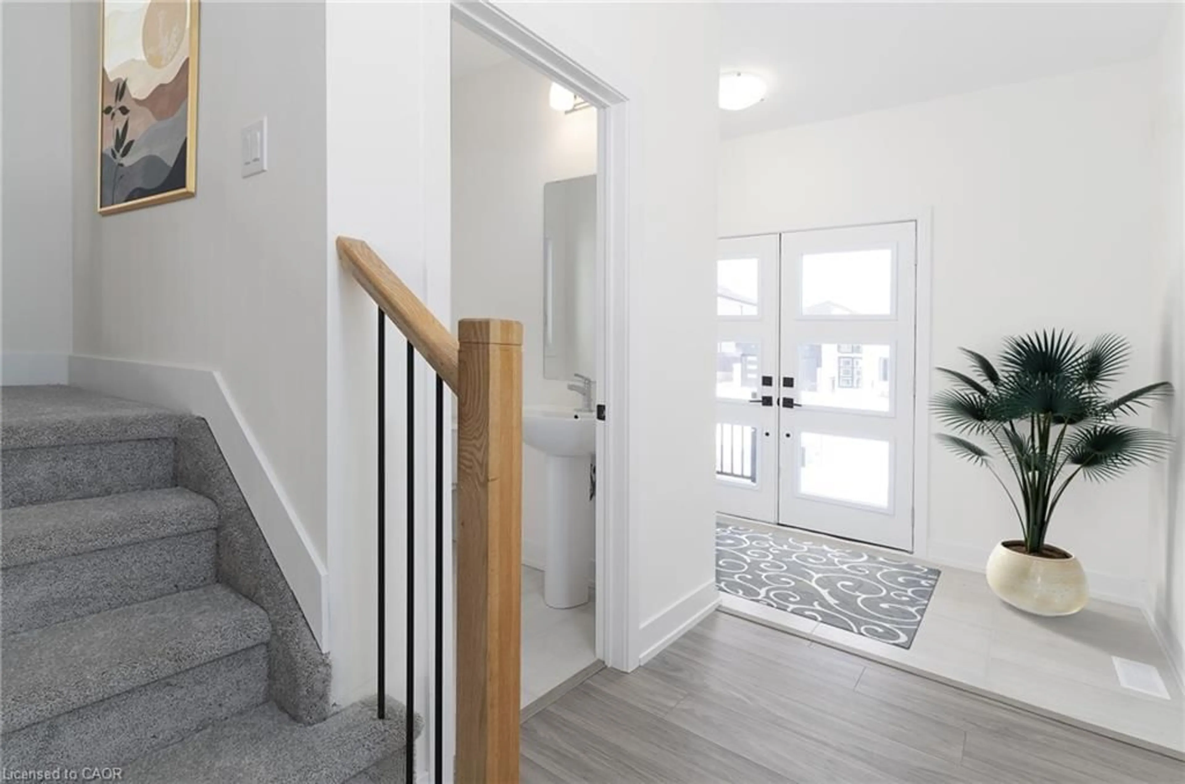 Indoor entryway for 66 Dusenbury Dr, Odessa Ontario K0H 2H0