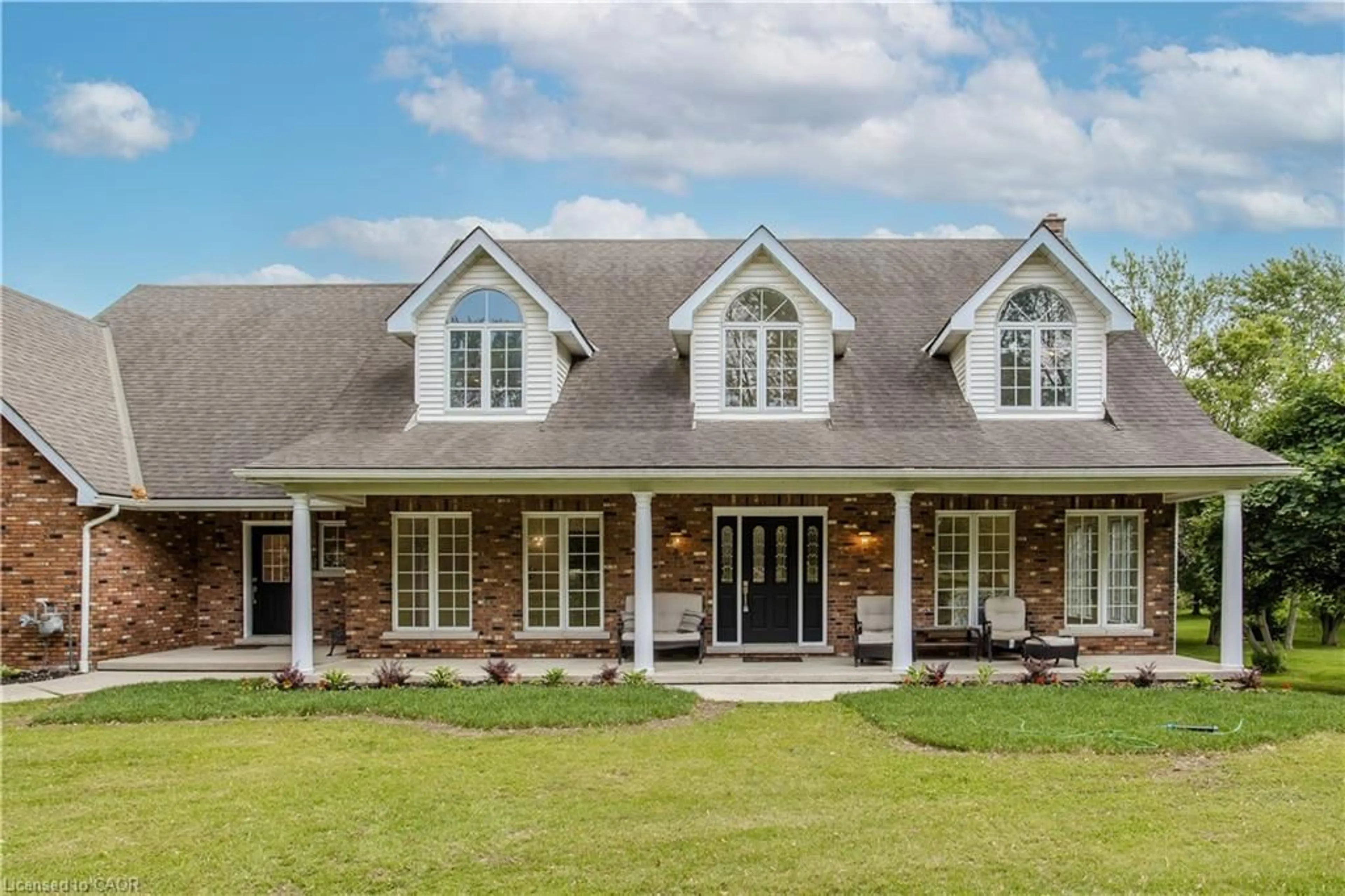 Home with brick exterior material, unknown for 331 Lanark St, Caledonia Ontario N3W 1G3