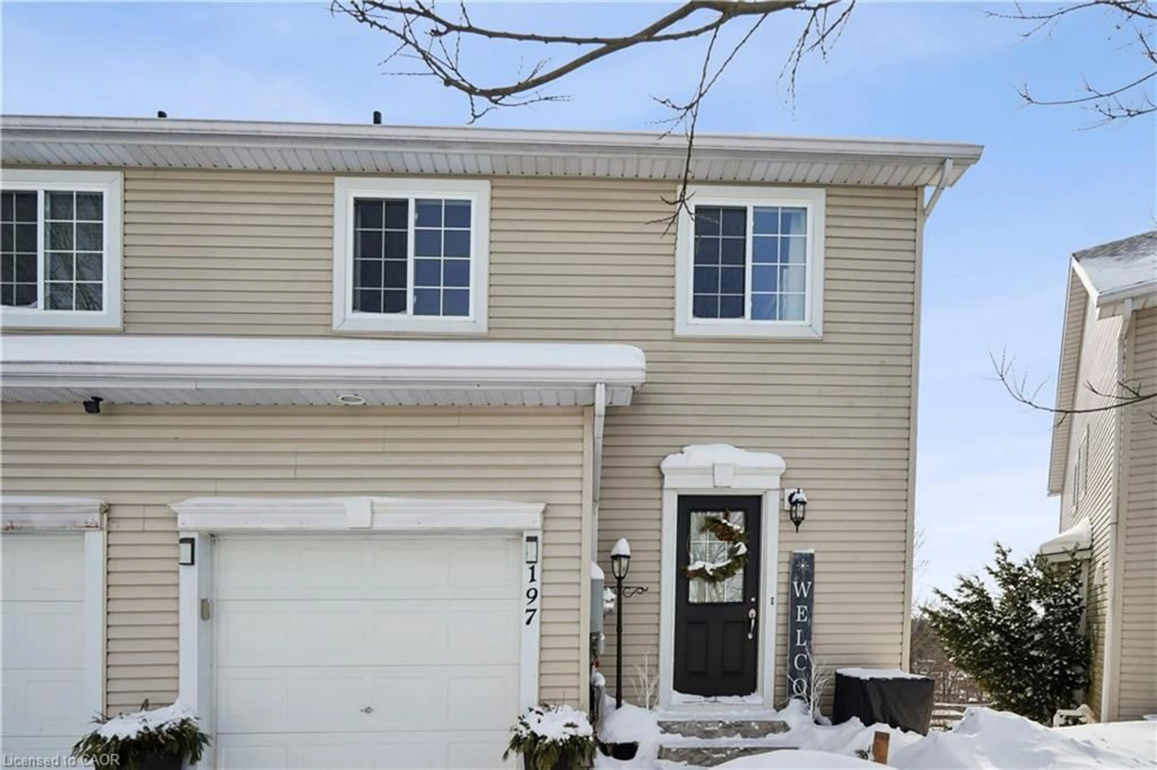 Home with vinyl exterior material, street for 197 Carters Lane, Rockwood Ontario N0B 2K0