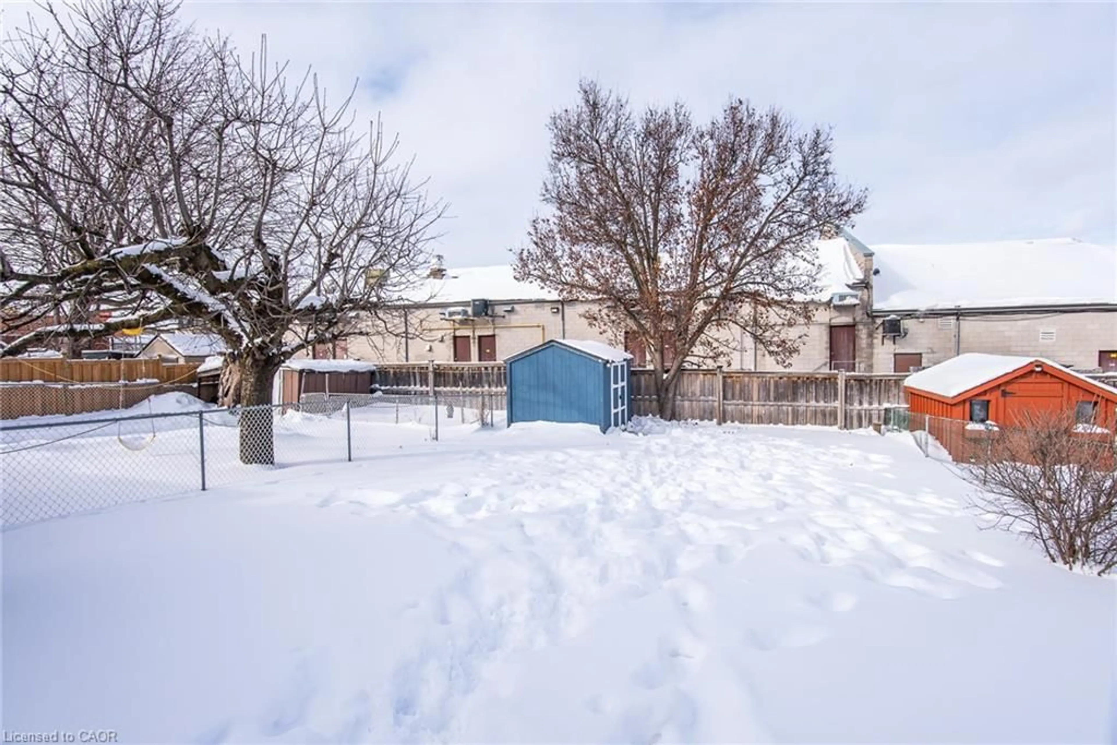 Unknown for 35 Roberts Cres, Kitchener Ontario N2E 1A6