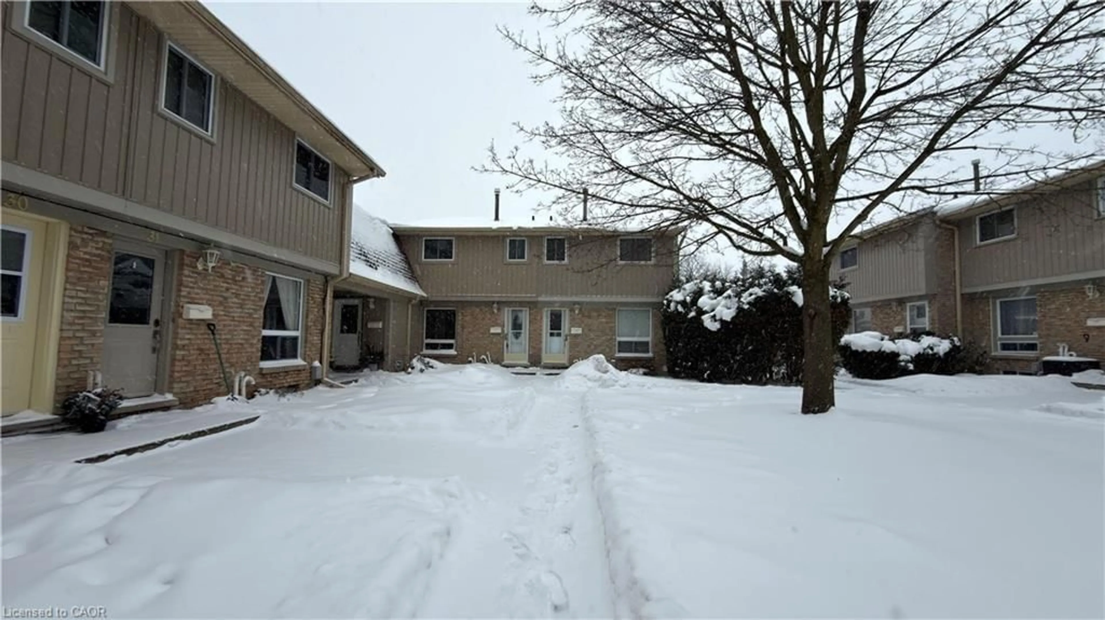 Patio, street for 66 Glamis Rd #33, Cambridge Ontario N1R 6S7