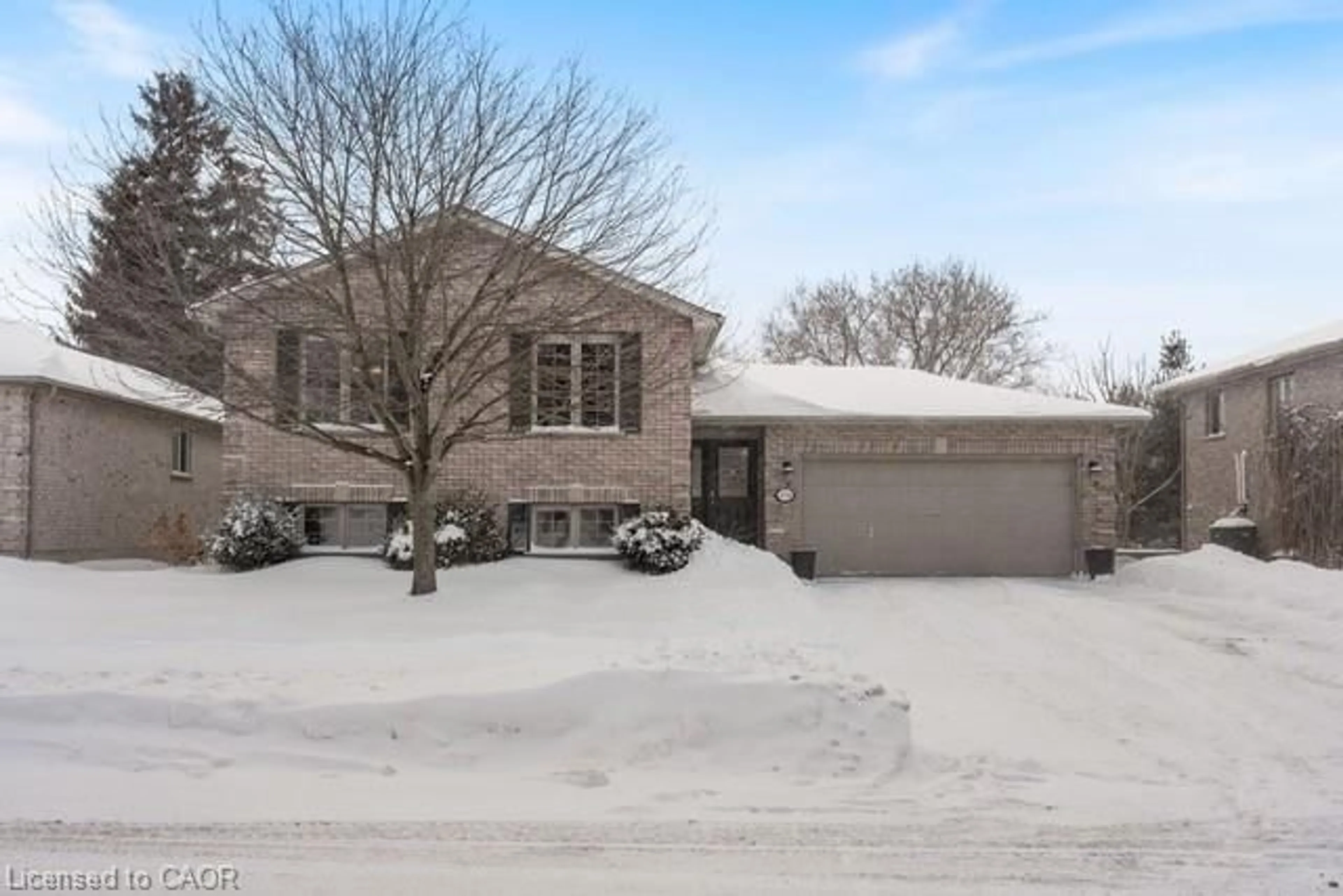 Unknown for 174 Scott Ave, Paris Ontario N3L 4C7